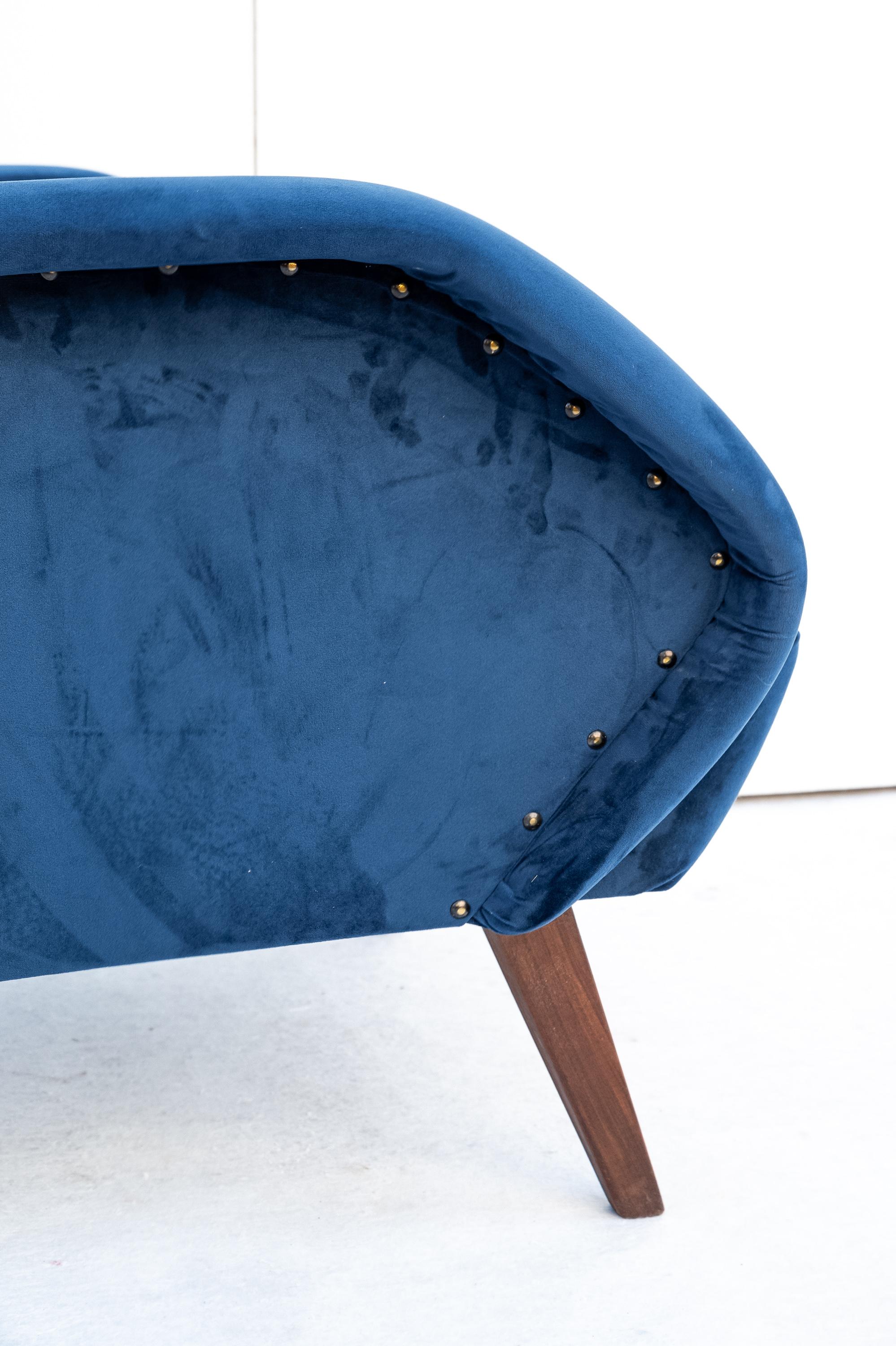 Mid-20th Century Poltrona in velluto, Anni '50 For Sale