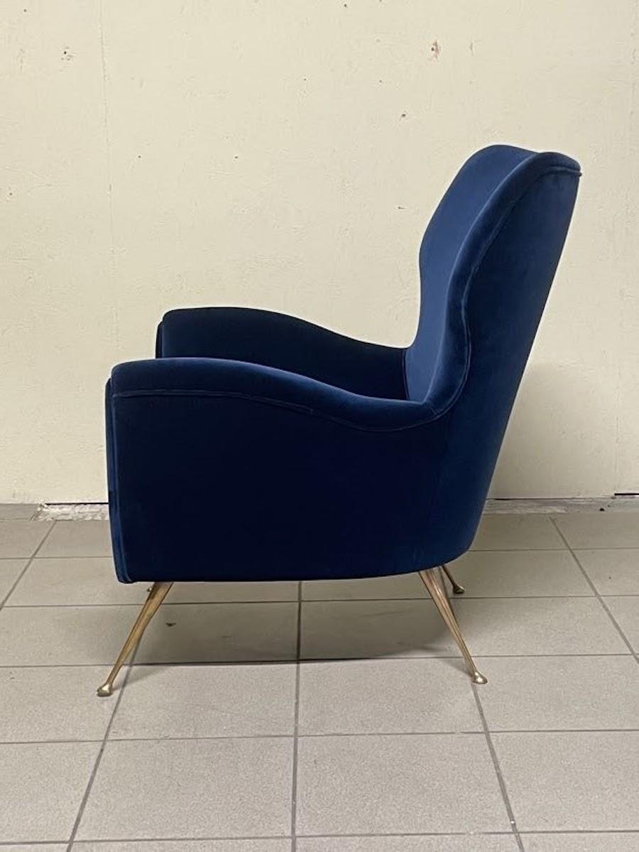 Blauer Samt-Sessel aus den 1950er Jahren im Angebot 5