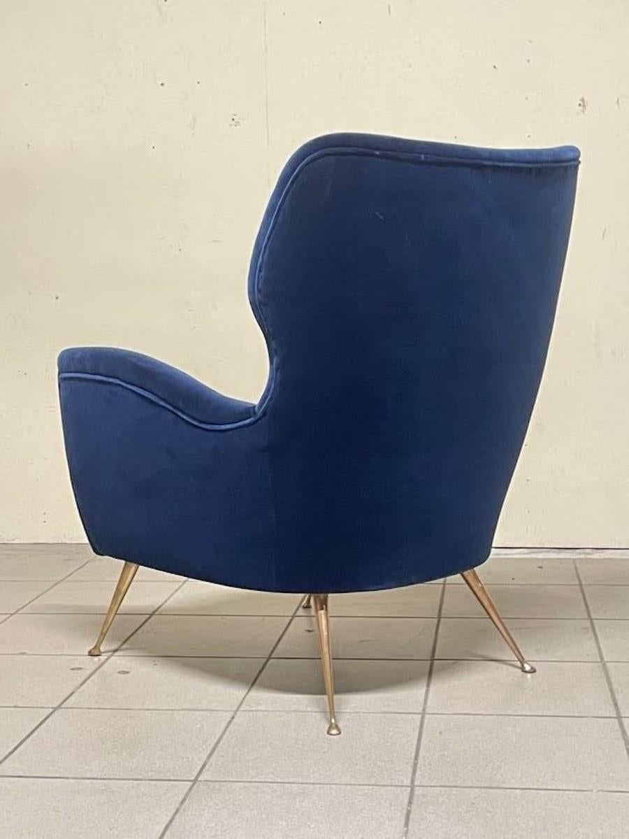 Blauer Samt-Sessel aus den 1950er Jahren im Angebot 8