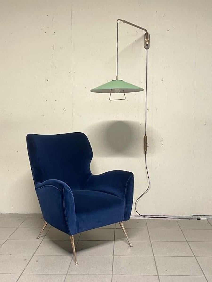 Blauer Samt-Sessel aus den 1950er Jahren (Moderne der Mitte des Jahrhunderts) im Angebot