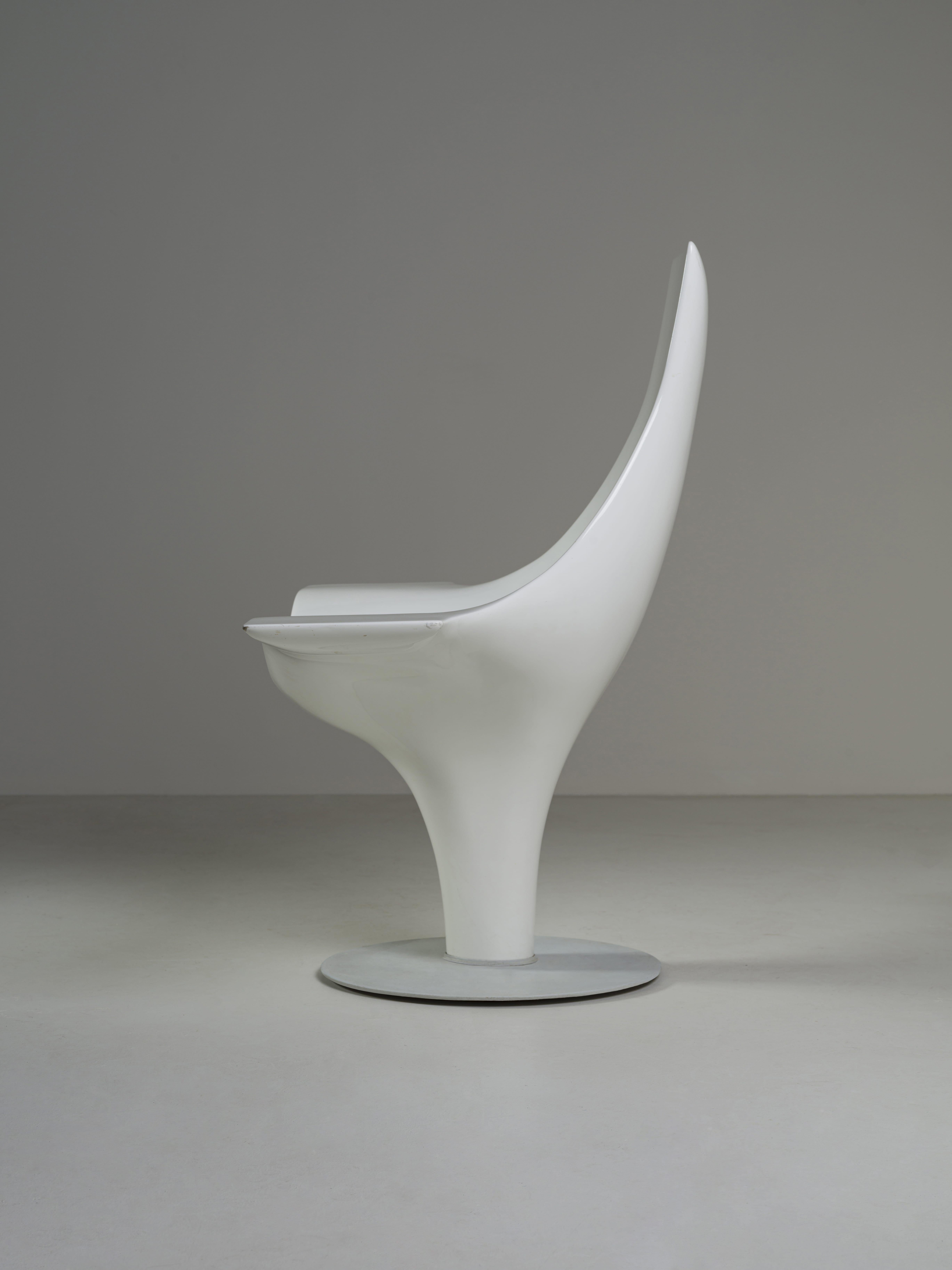 Polished white fiberglass armchair, Lloyd Schwan for Cappellini Italy 1995 In Good Condition For Sale In Catania, IT