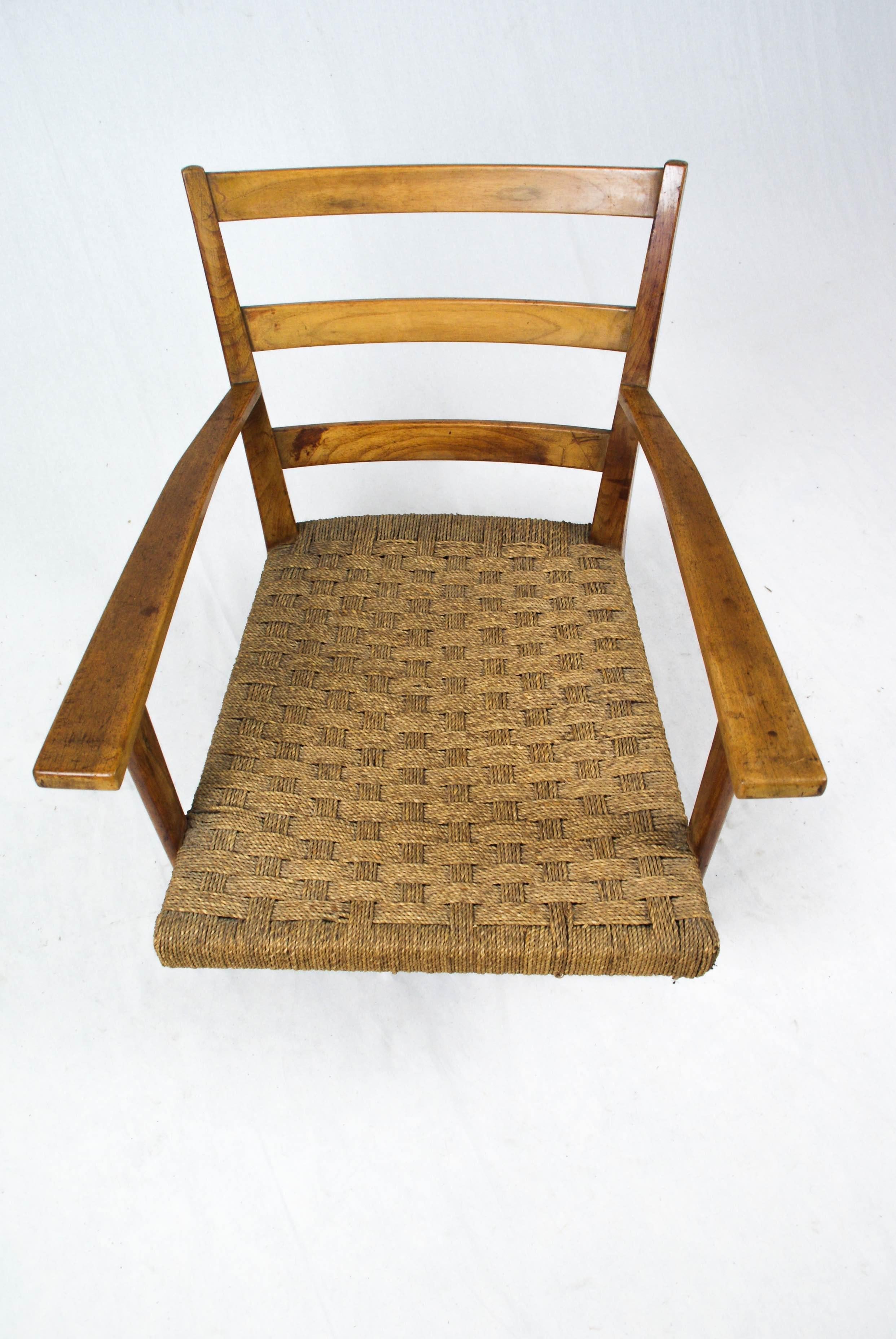 Mid-20th Century 1950s Italian armchair in the manner of Gio Ponti  For Sale