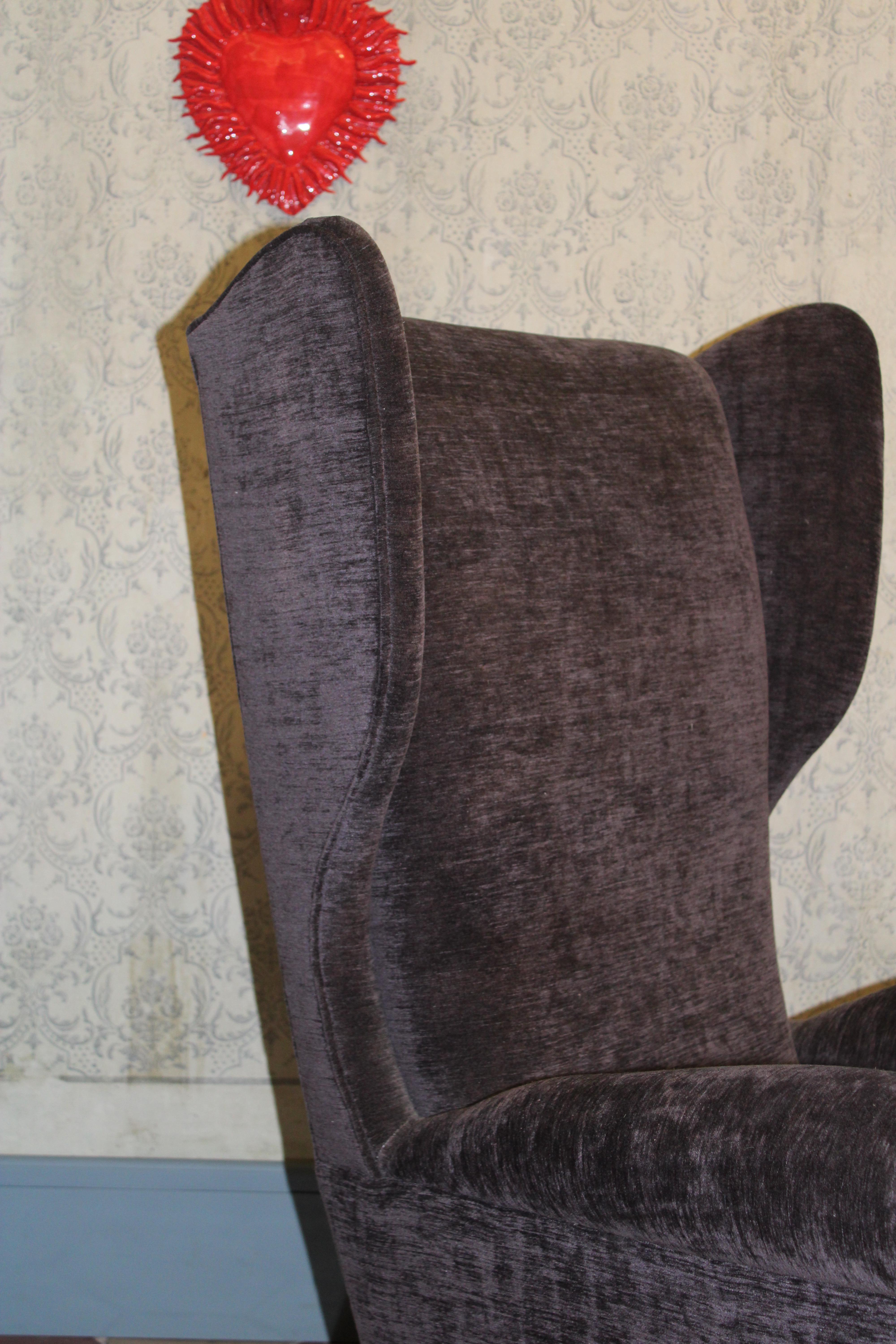 Italian Fauteuil italien à oreilles Paolo Buffa 1950 Velours gris Pieds en bois en vente
