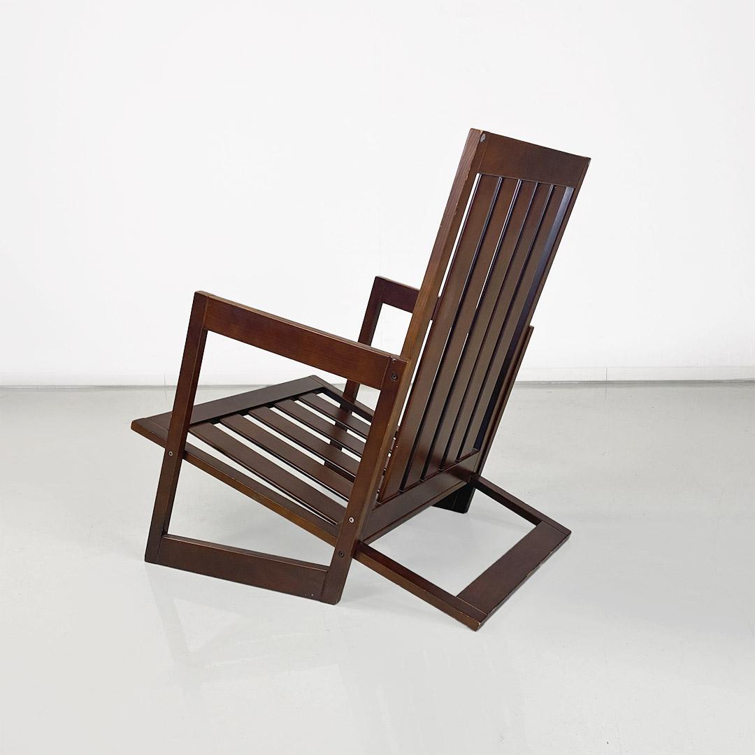 Late 20th Century Modern Italian armchair, composed of slanted wooden slats, c. 1980. For Sale
