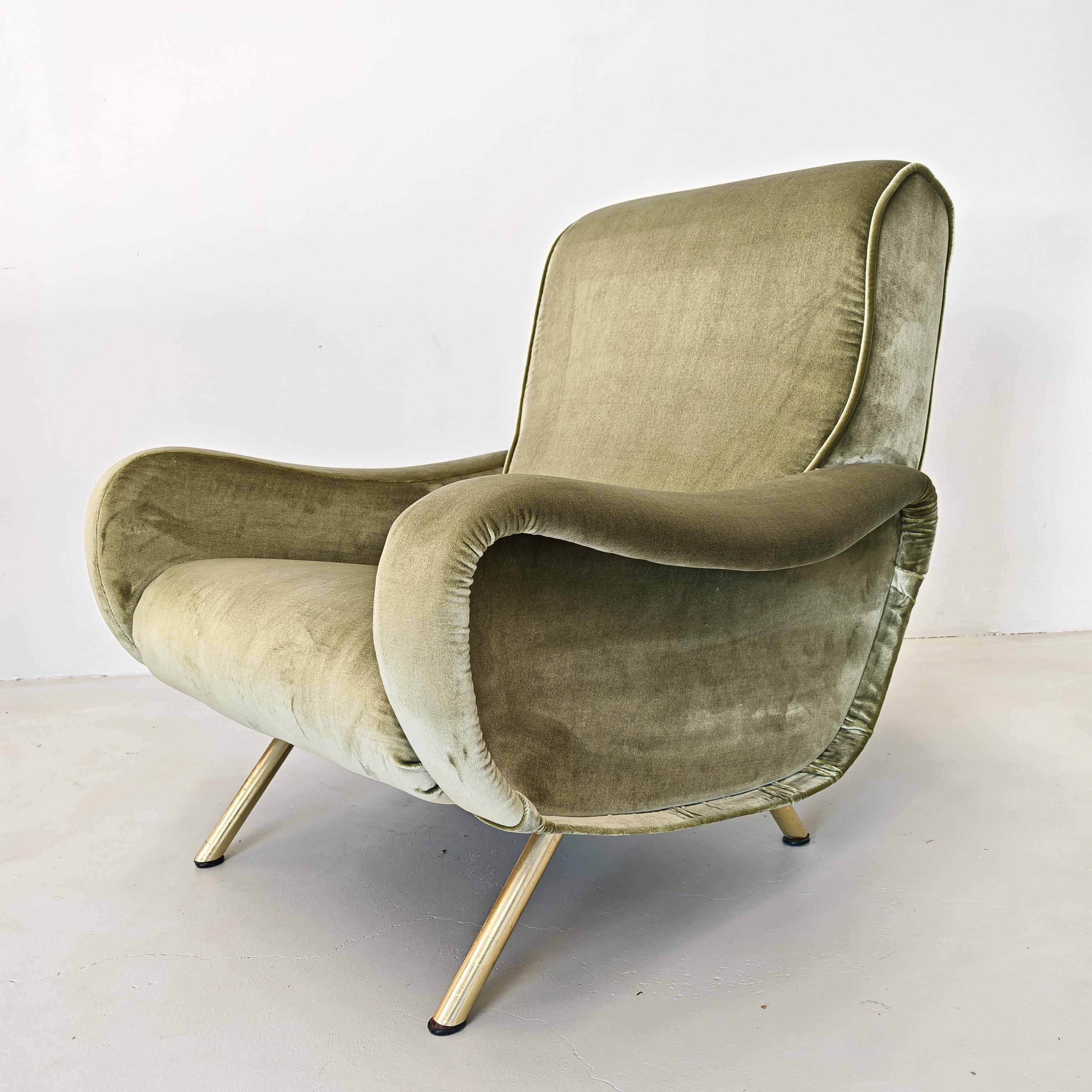 lady Zanusi Arfkex 1960er Jahre grüner Samt-Sessel (Sonstiges) im Angebot