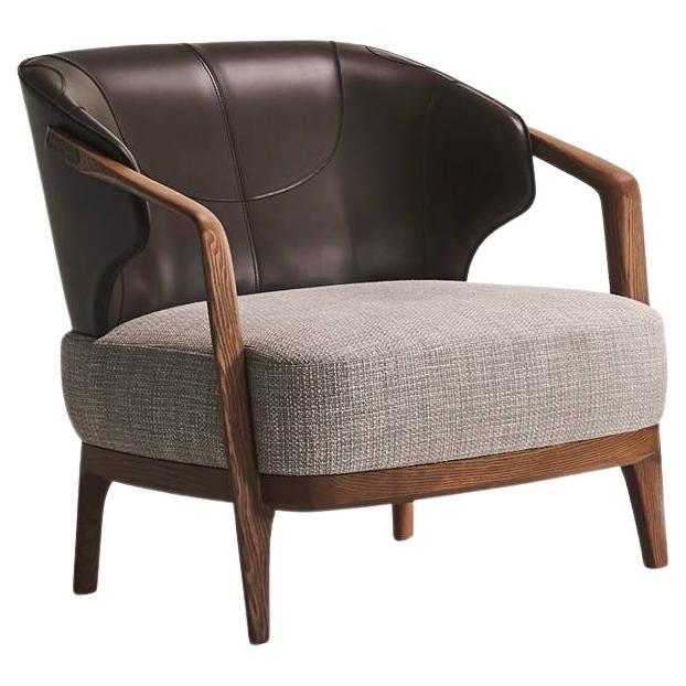 Lounge-Sessel aus Holz mit Rückenlehne aus Leder und Sitzfläche aus Stoff oder Leder im Angebot