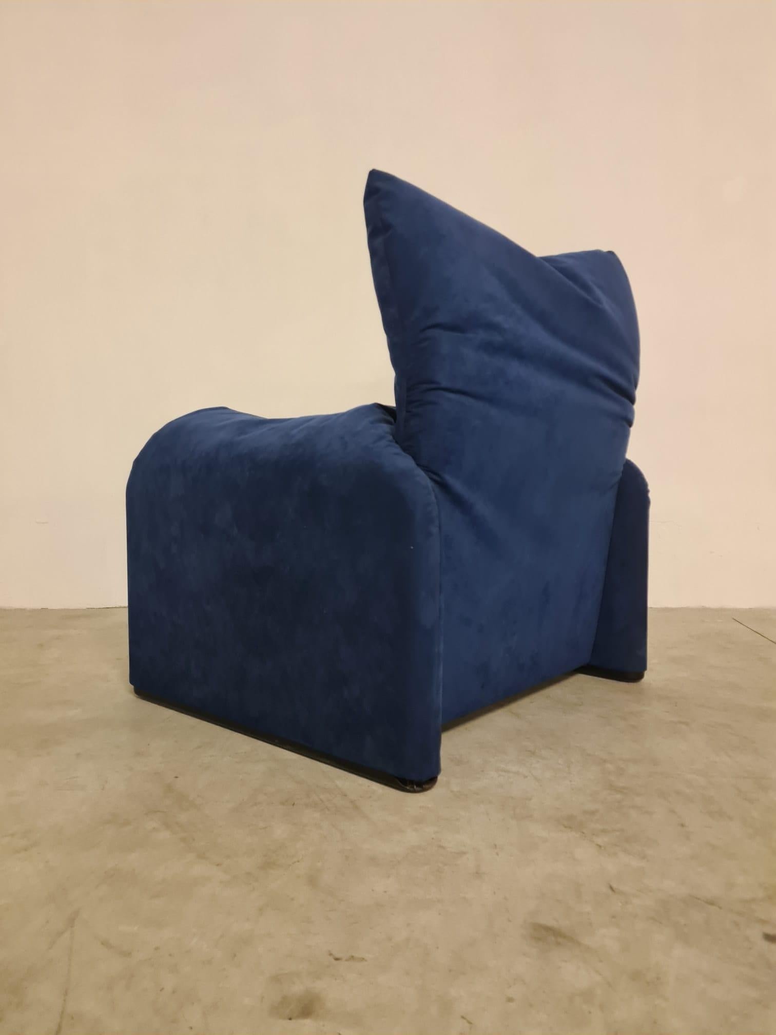 Maralunga Sessel mit Hocker von Vico Magistretti für Cassina im Angebot 6