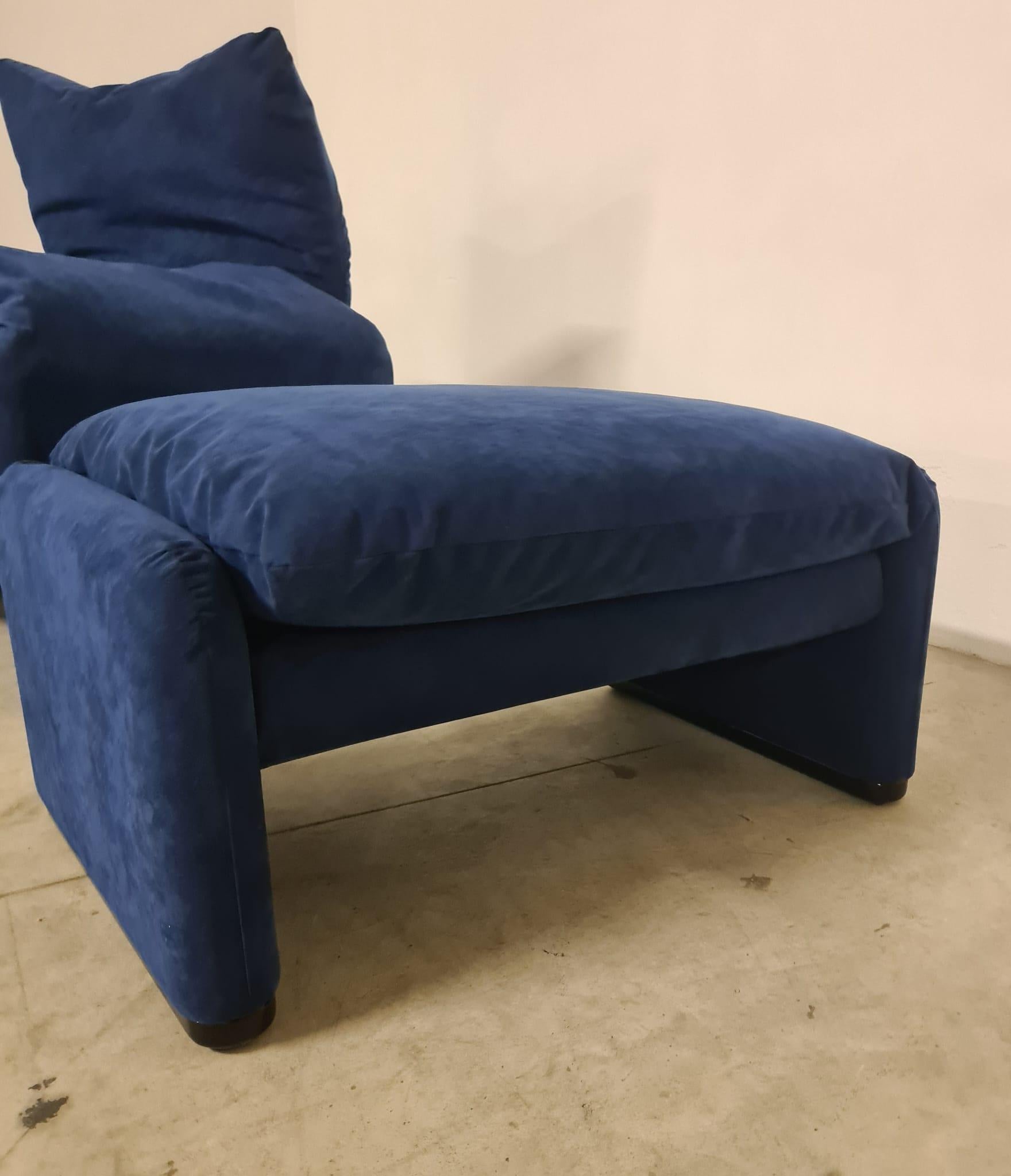 Maralunga Sessel mit Hocker von Vico Magistretti für Cassina (European) im Angebot