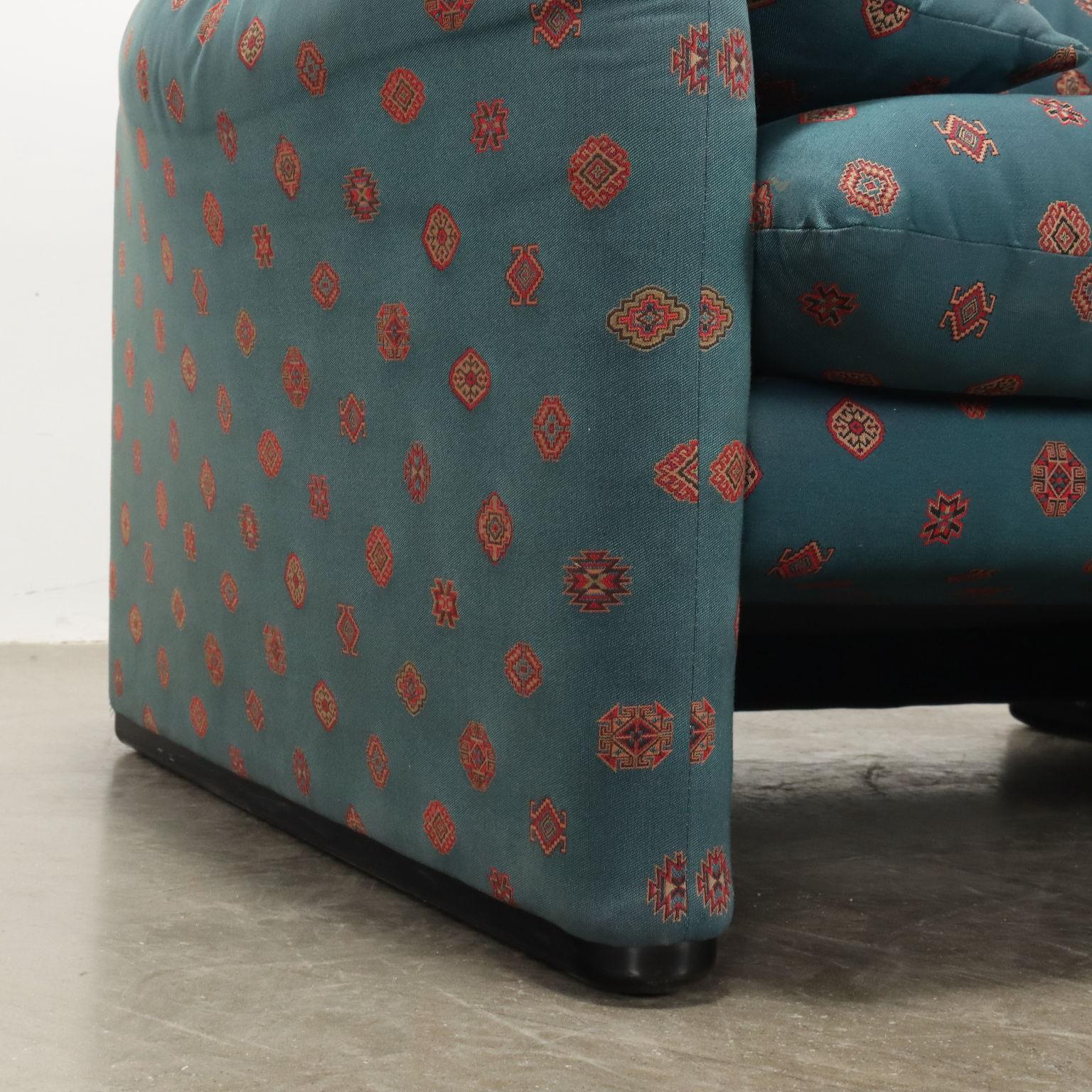 Fabric 'Maralunga' armchair by Vico Magistretti for Cassina Anni 80s