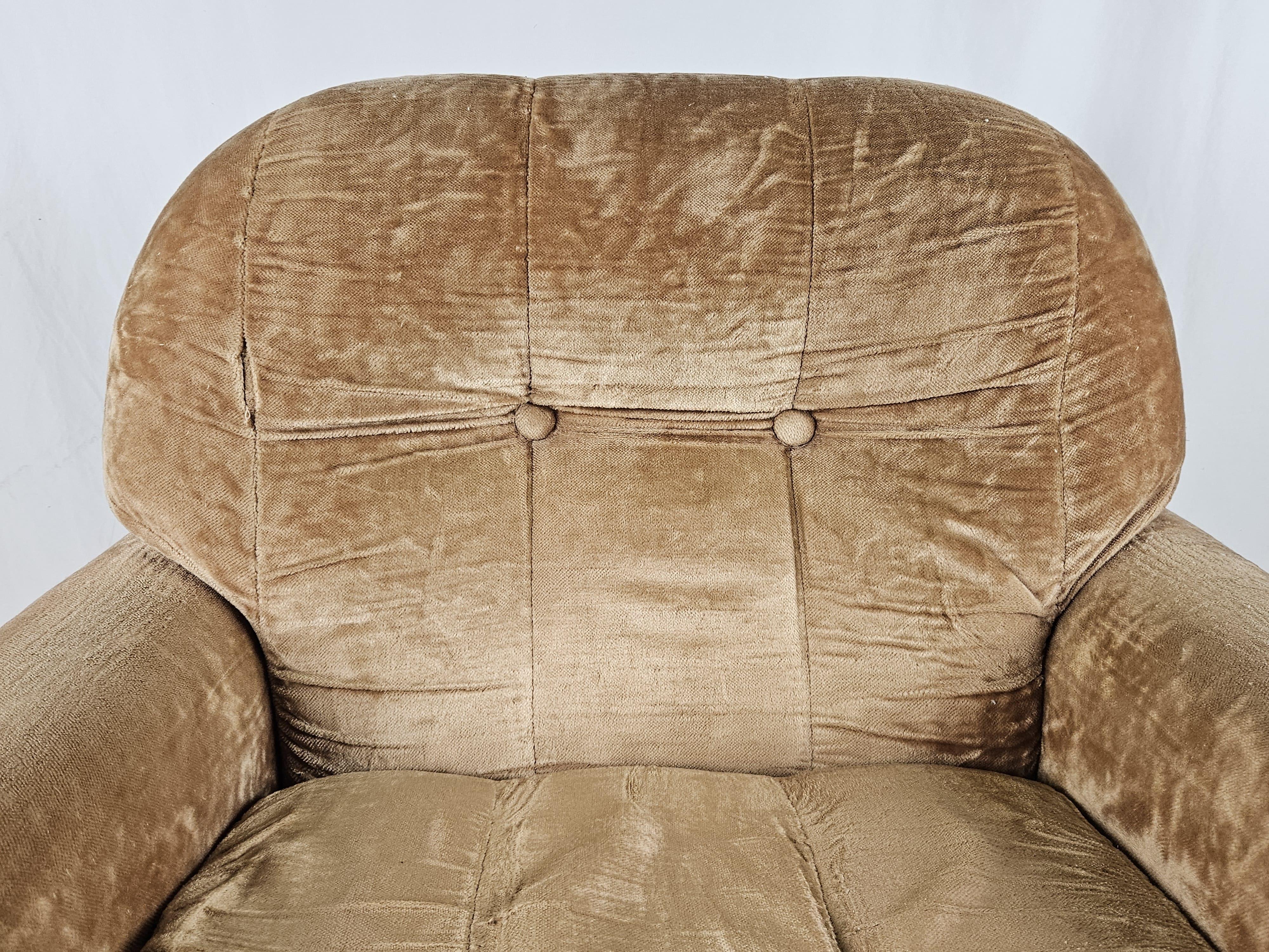 Late 20th Century Mid Century fabric and steel armchair For Sale