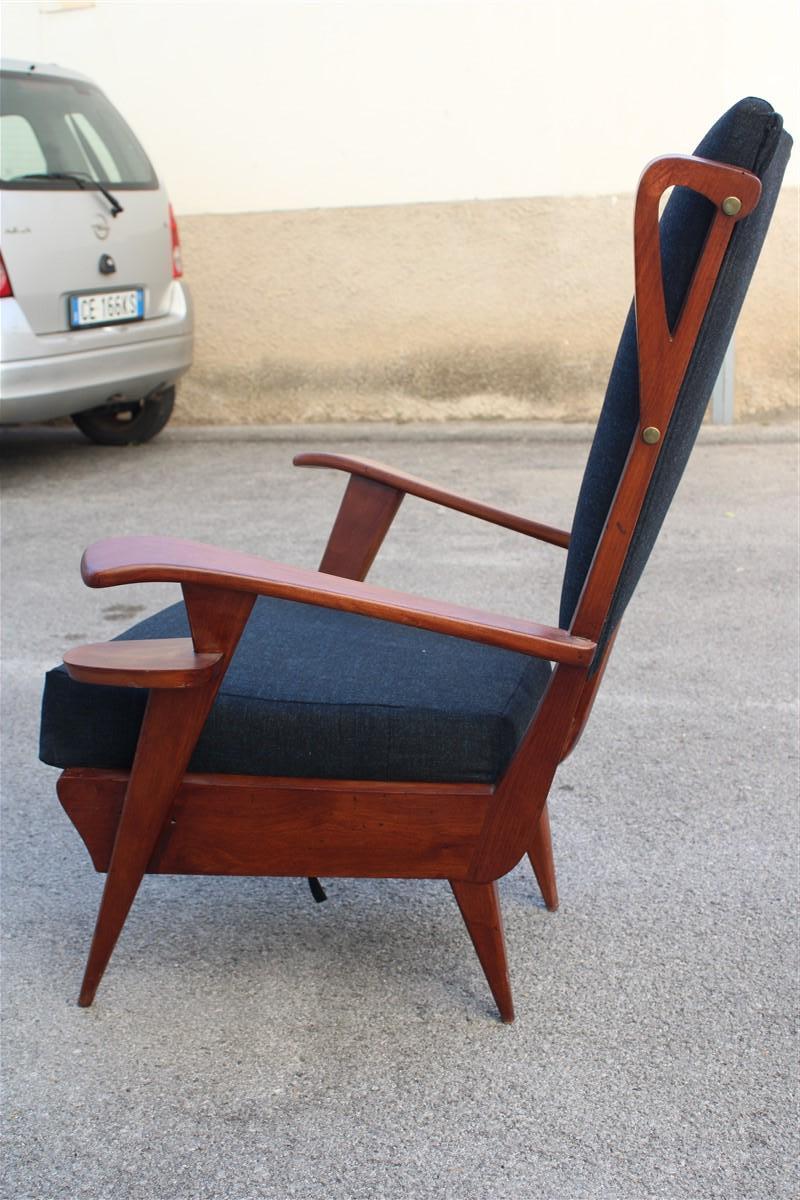 Mid-century Italian geometric shapes armchair Paolo Buffa Design in Walnut  For Sale 6