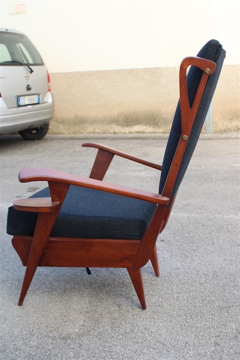 Mid-century Italian geometric shapes armchair Paolo Buffa Design in Walnut  For Sale 7