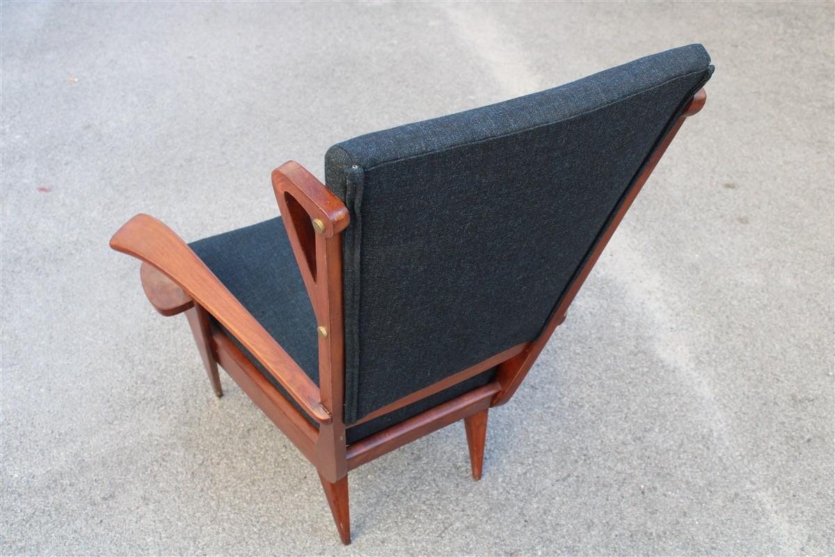 Mid-century Italian geometric shapes armchair Paolo Buffa Design in Walnut  In Good Condition For Sale In Palermo, Sicily