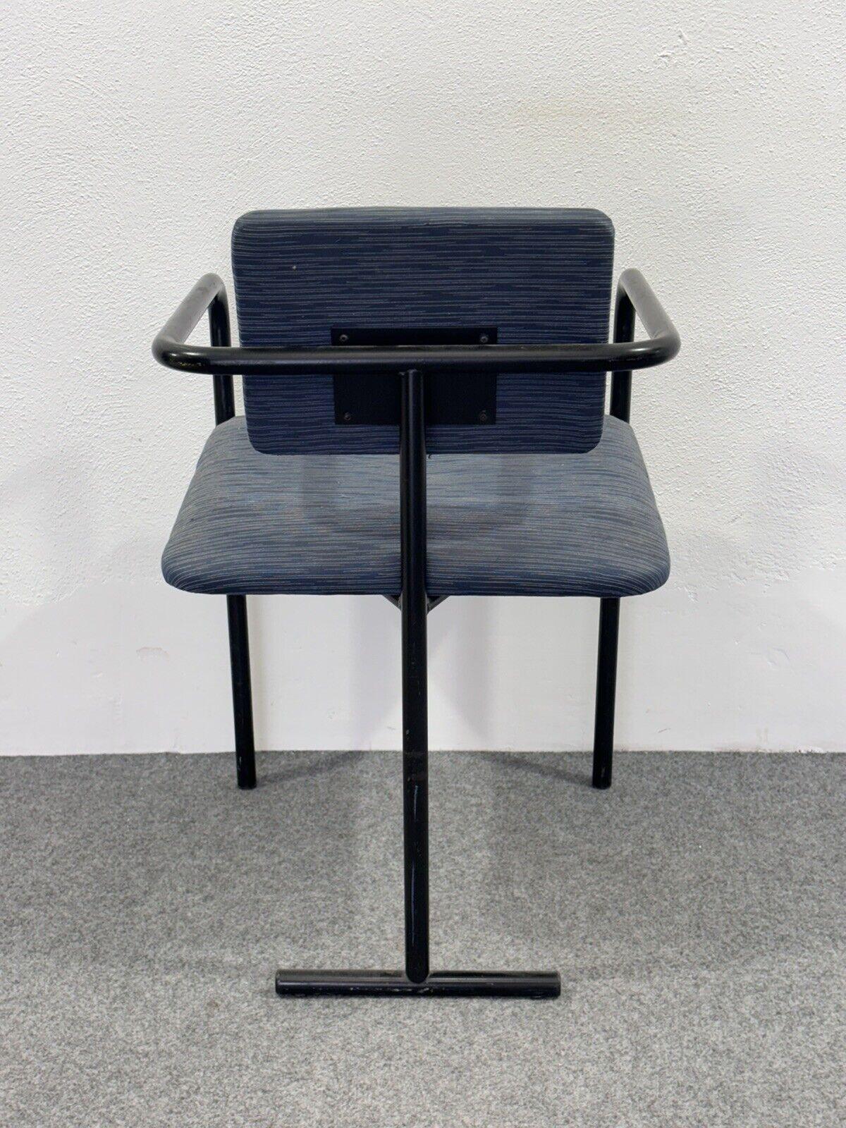 Italian Fauteuil minimaliste en design postmoderne Modernisme 1980's en vente