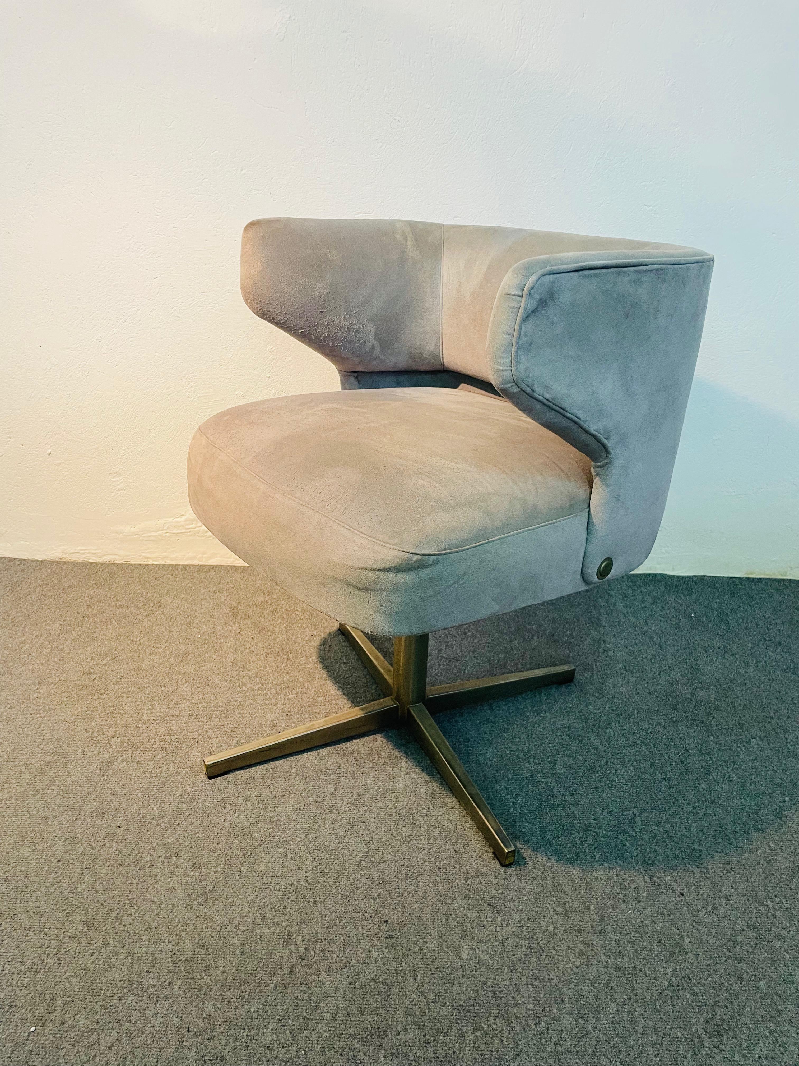 Poney model chair designer Gianni Moscatelli, Formanova production 1970s, swivel chair with wheels, color gray. Metal base and fabric seat.