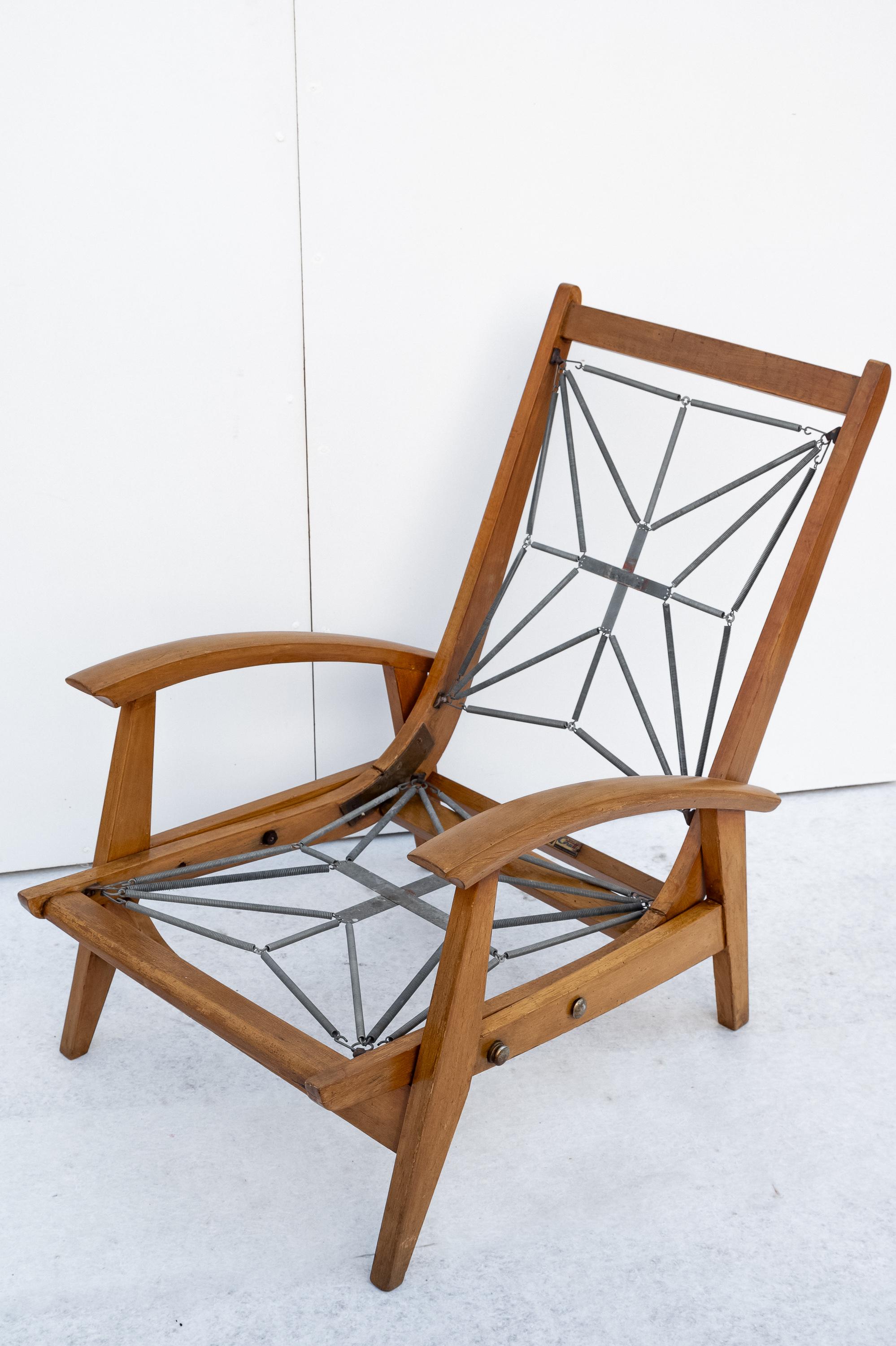 Poltrona reclinabile Cerruti di Lissone, Made in Italy, Anni '50. 
Poltrona reclinabile Modello SORRENTO Anni '50 della ditta Cerruti di Lissone. Questa poltrona è caratterizzata da qualità e la particolarità sono i dettagli e l'innovazione