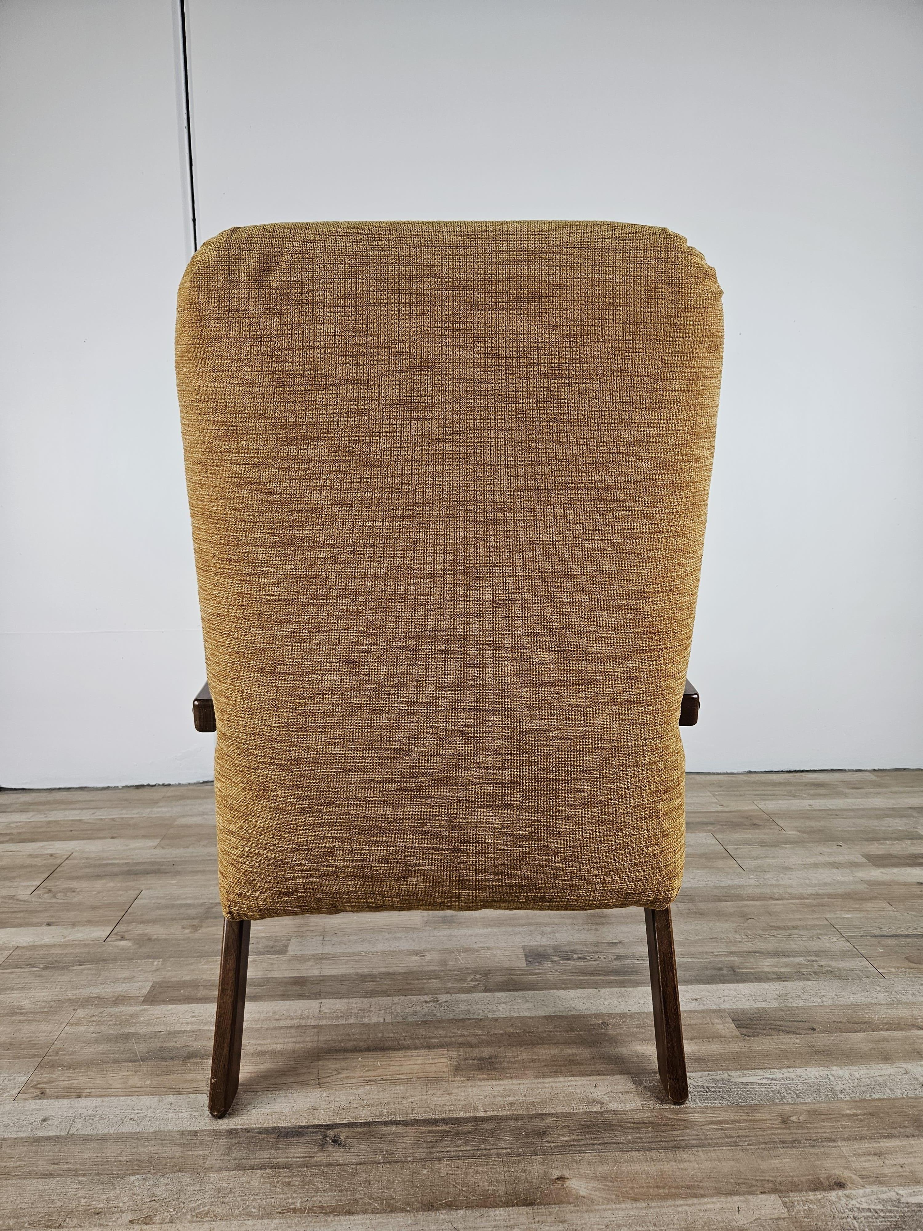 Sillón reclinable de madera y tela de los años 70 Moderno de mediados de siglo en venta
