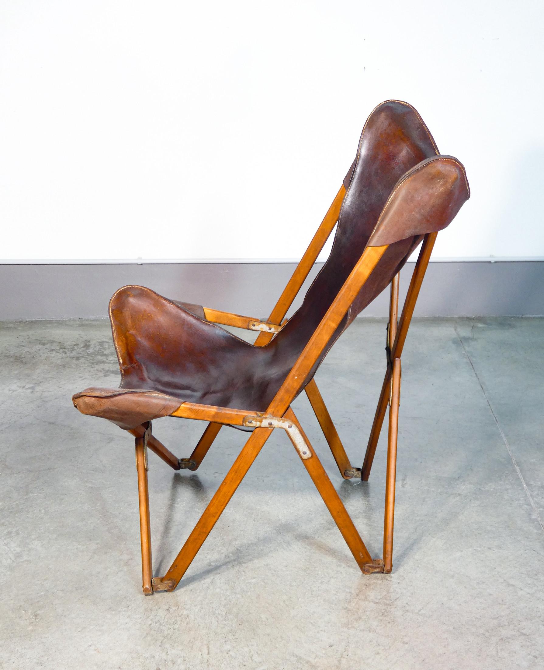 Leather Tripolina folding armchair, design Vittoriano VIGANÒ. Italy, 30s For Sale