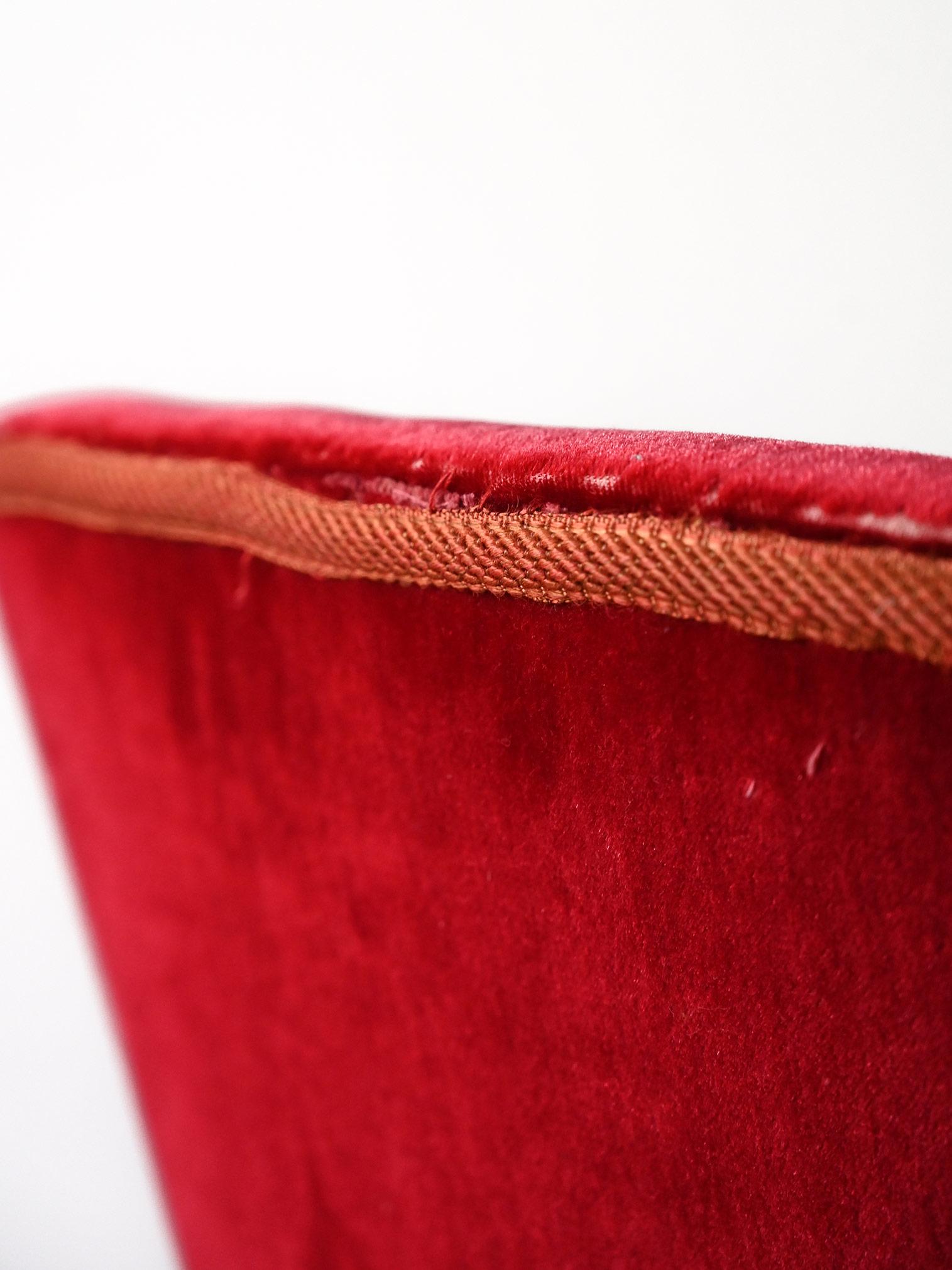 Red velvet armchair For Sale 3