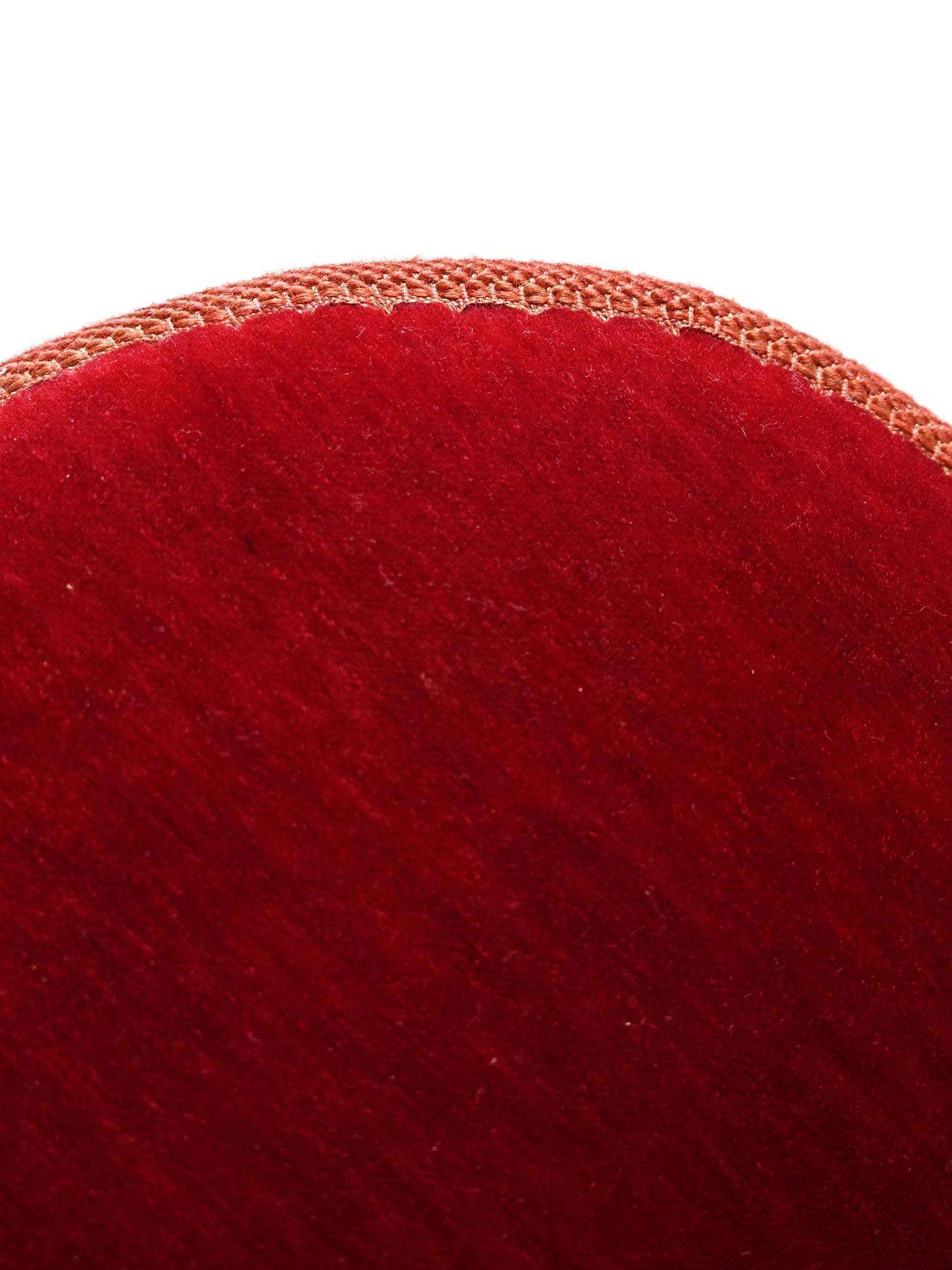 Fauteuil en velours rouge Bon état - En vente à Brescia, IT