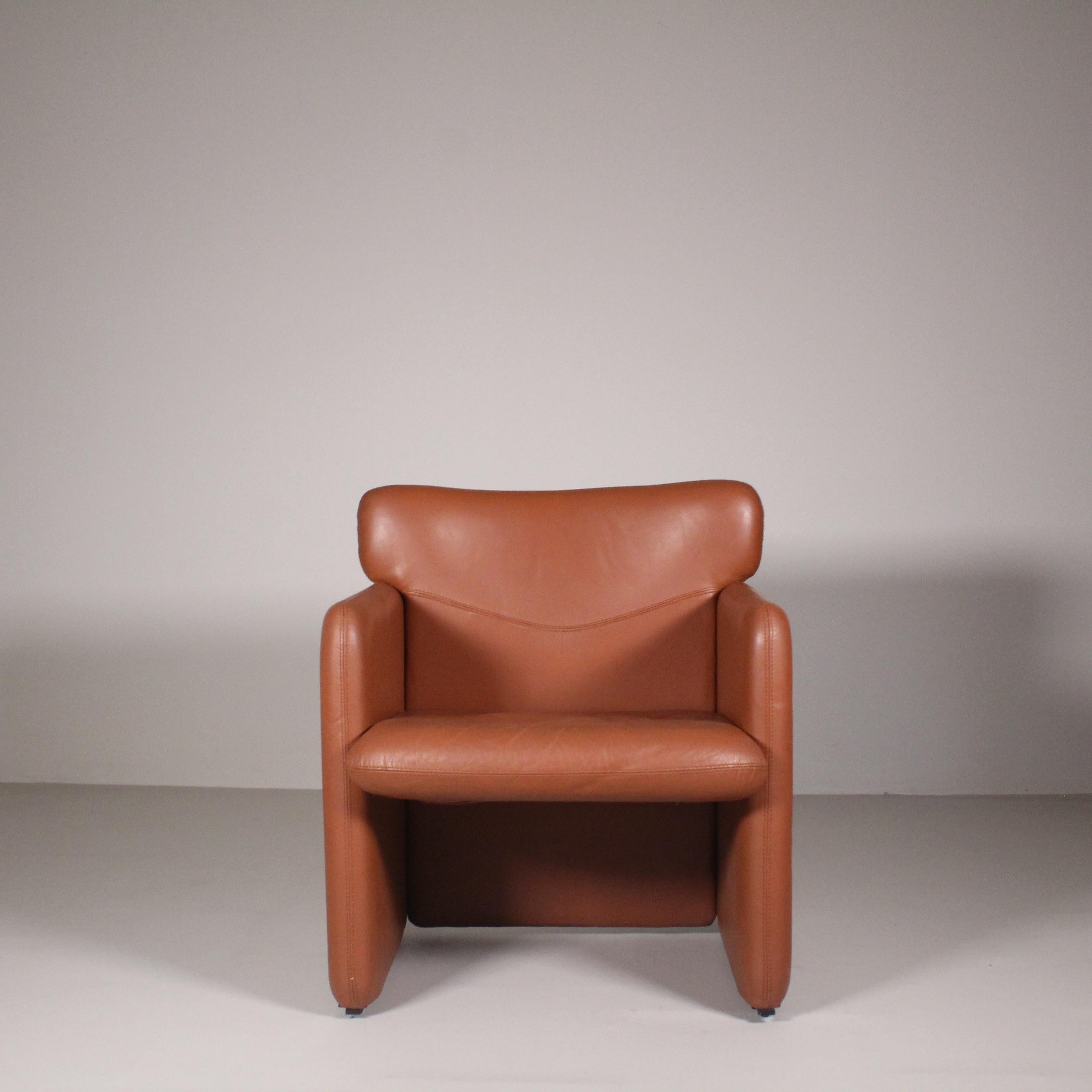 Leather Poltrona S148, Centro Progetti Tecno, Tecno Spa For Sale