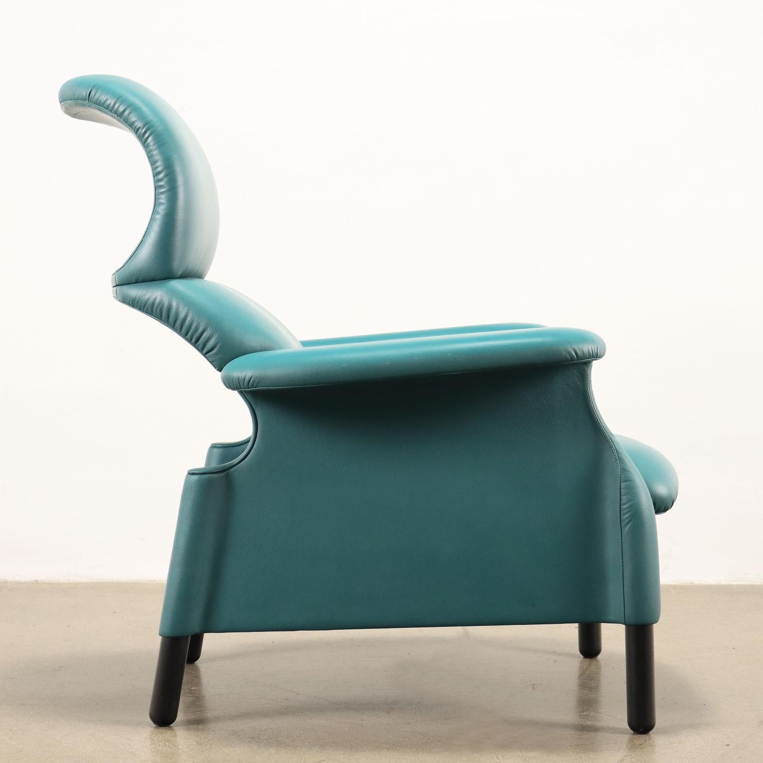 Achille und Pier Giacomo Castiglioni 'Sanluca' Sessel aus blauem Leder und Holz (Moderne der Mitte des Jahrhunderts) im Angebot