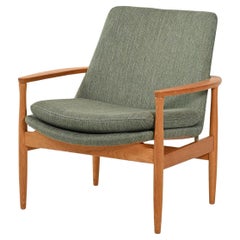 Skandinavischer Sessel aus Eiche und salbeigrüner Wolle