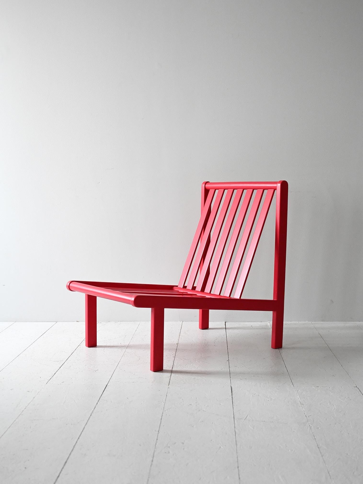 Scandinavo moderno Poltrona scandinava rosso ciliegia vintage in vendita