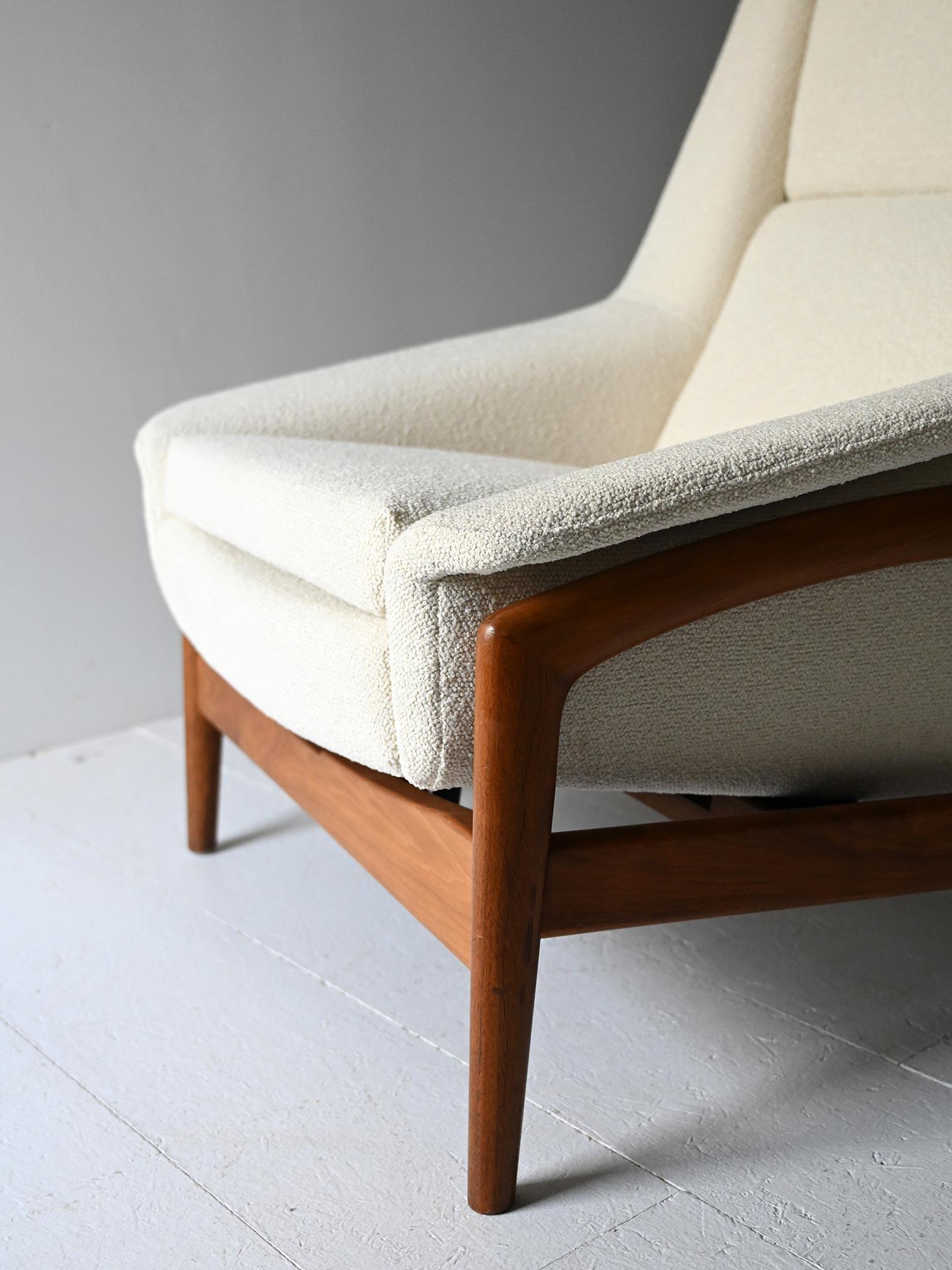 Poltrona scandinava vintage con pouf 1