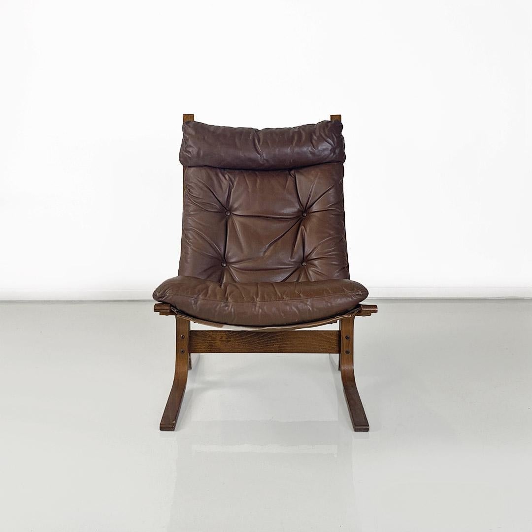 Mid-Century Modern Siesta armchair in wood and leather by Ingmar Relling for Westnofa Vestlandske 1970 For Sale