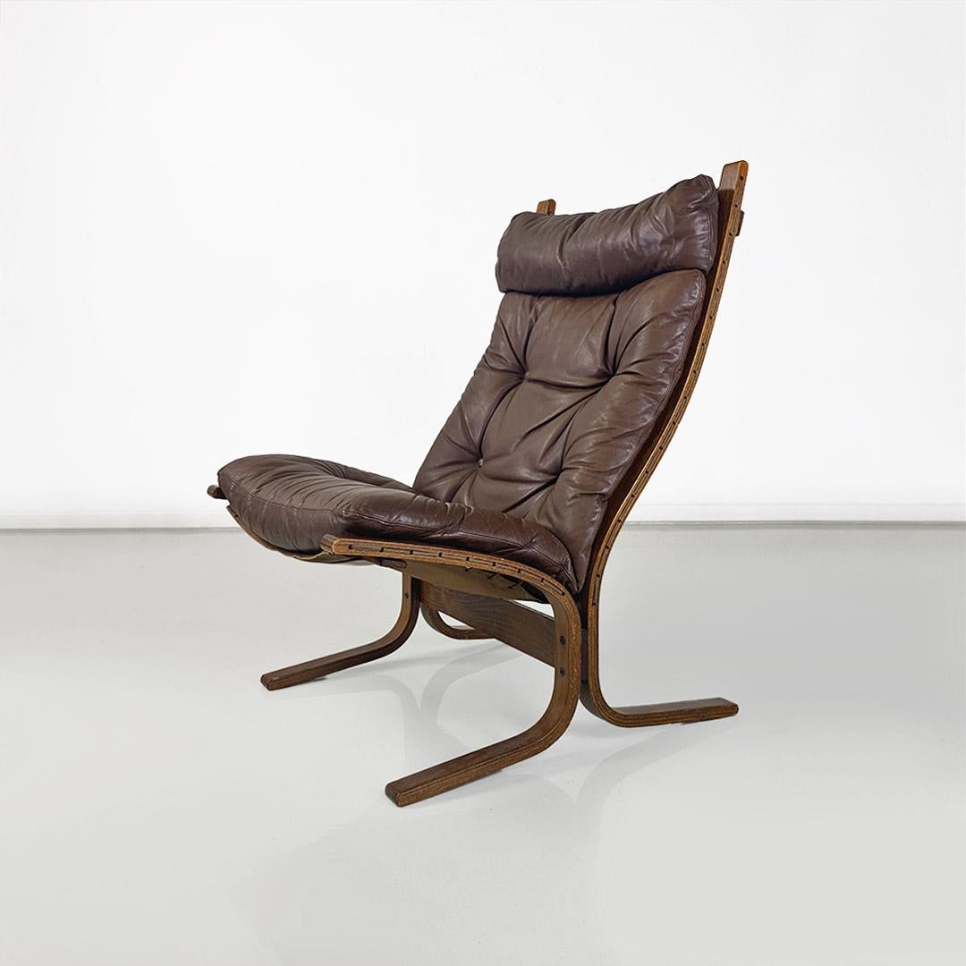 Norwegian Siesta armchair in wood and leather by Ingmar Relling for Westnofa Vestlandske 1970 For Sale