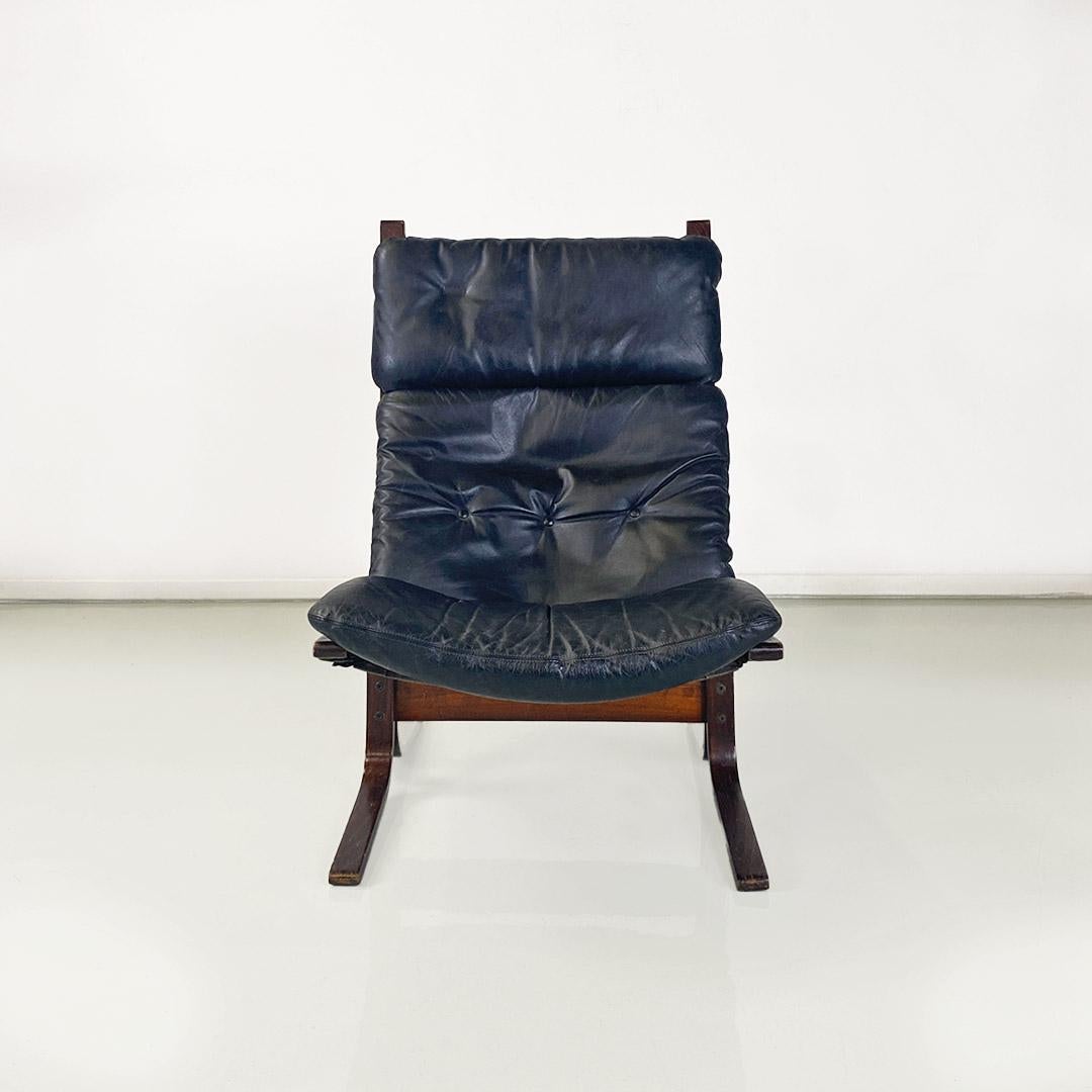 Norwegian Siesta armchair in wood and leather by Ingmar Relling for Westnofa Vestlandske 1970 For Sale