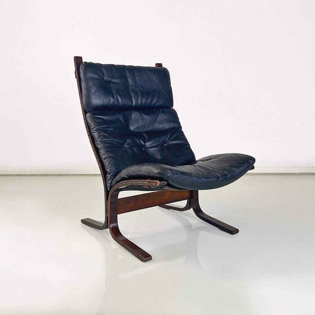 Late 20th Century Wood and leather Siesta armchair by Ingmar Relling for Westnofa Vestlandske 1970 For Sale