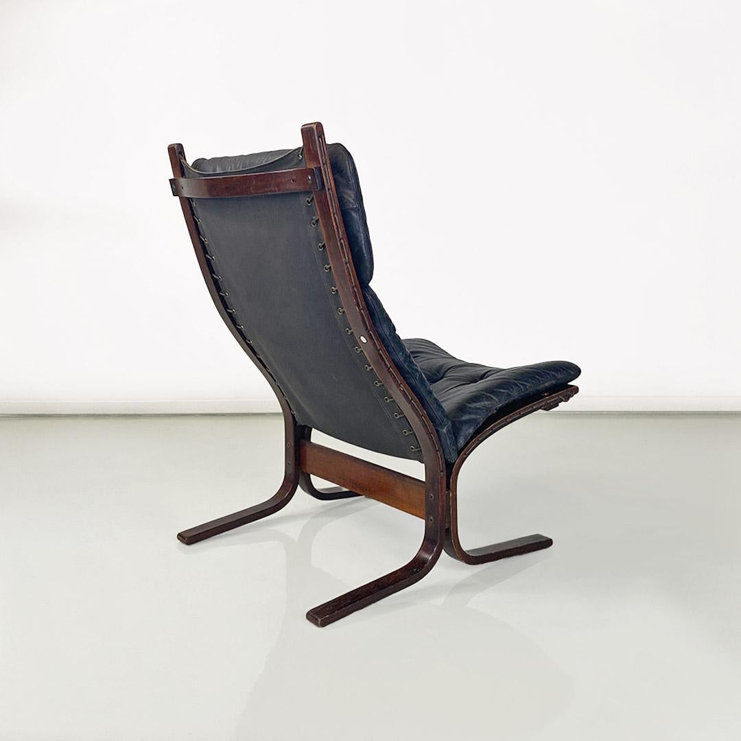 Leather Siesta armchair in wood and leather by Ingmar Relling for Westnofa Vestlandske 1970 For Sale