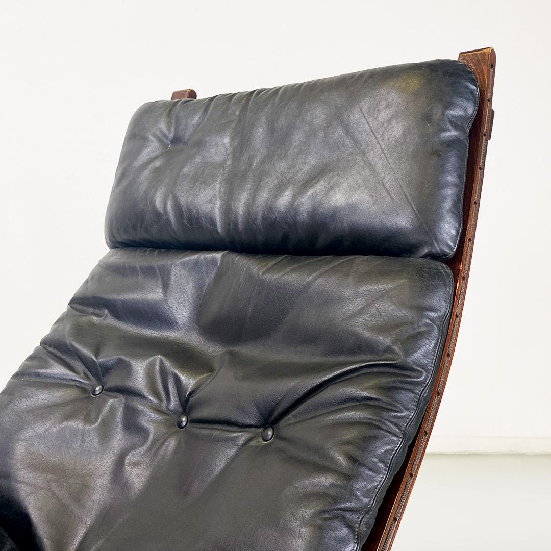 Siesta armchair in wood and leather by Ingmar Relling for Westnofa Vestlandske 1970 For Sale 2