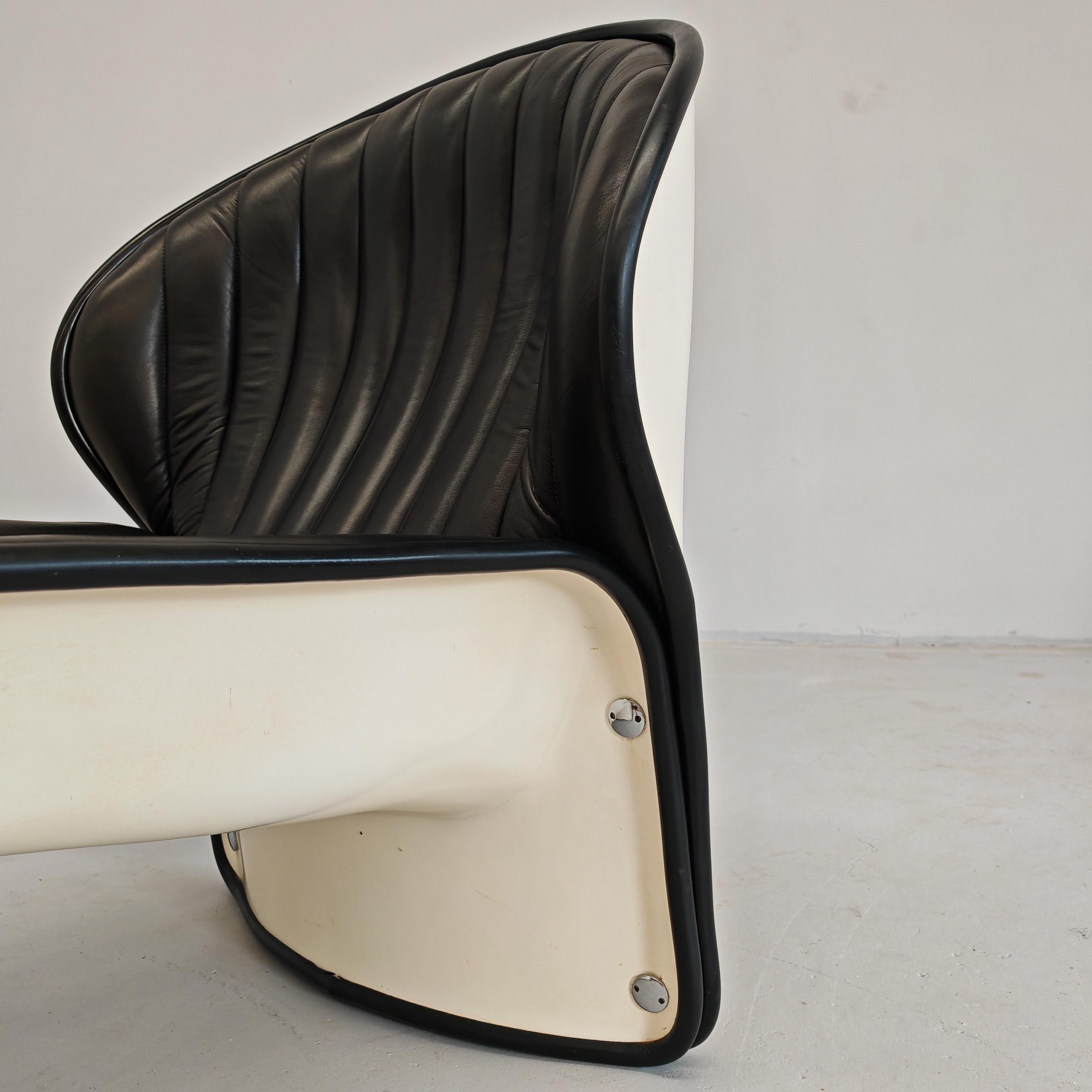 Poltrona Space Age in pelle  