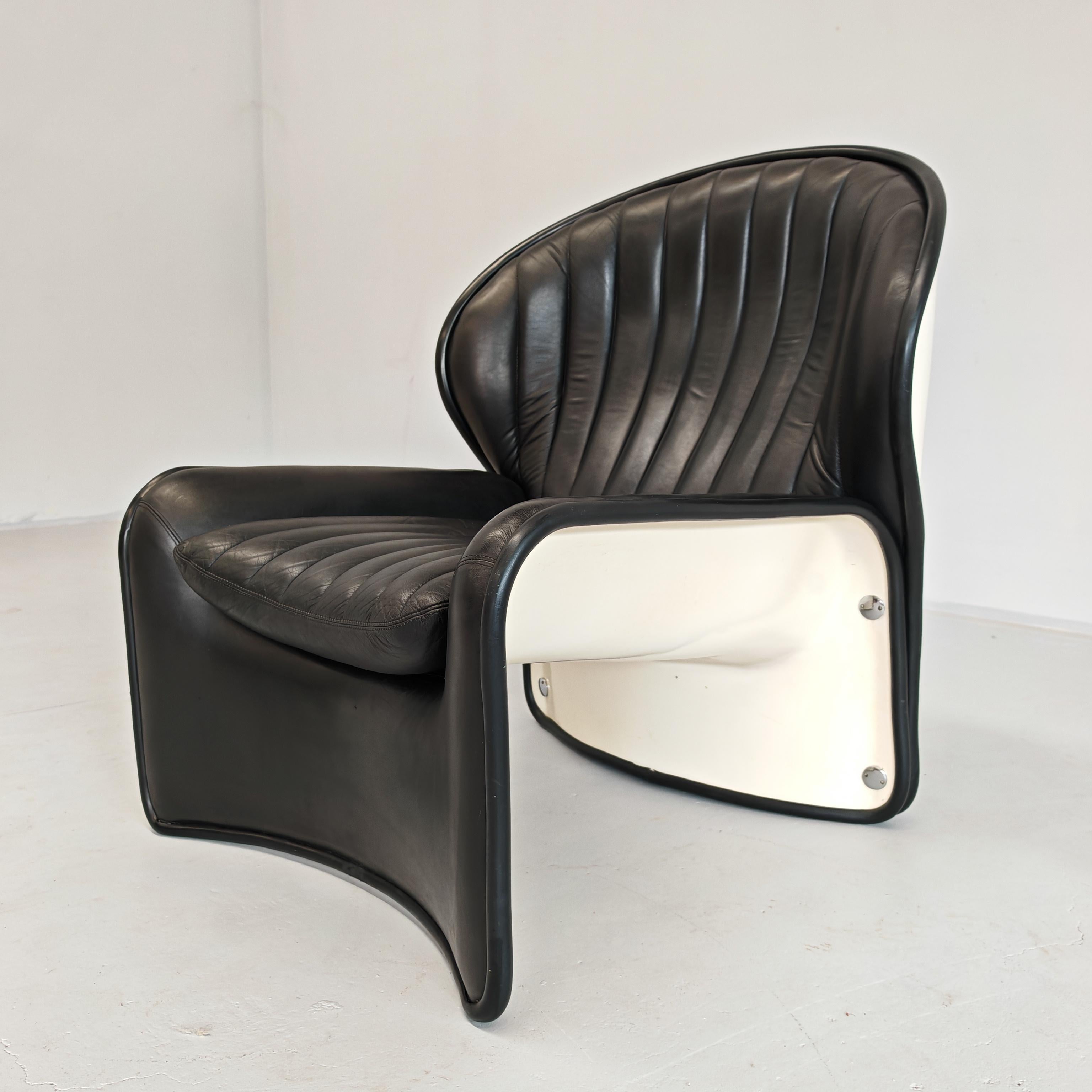 Poltrona Space Age in pelle  