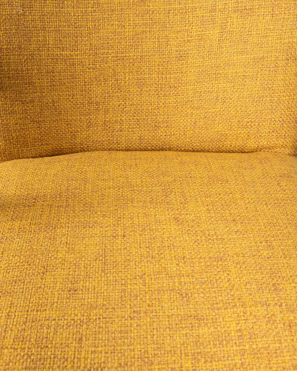 Sillón vintage años 60 de tela amarilla diseño italiano Italian en venta