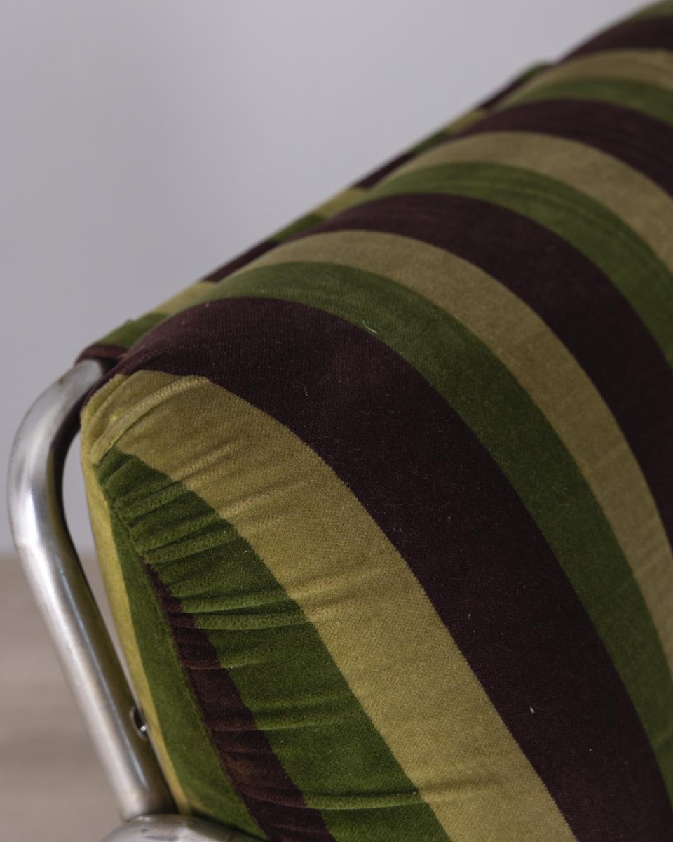 Poltrona vintage anni 70 in velluto design G. Faleschini per Mariani im Zustand „Gut“ im Angebot in None, IT