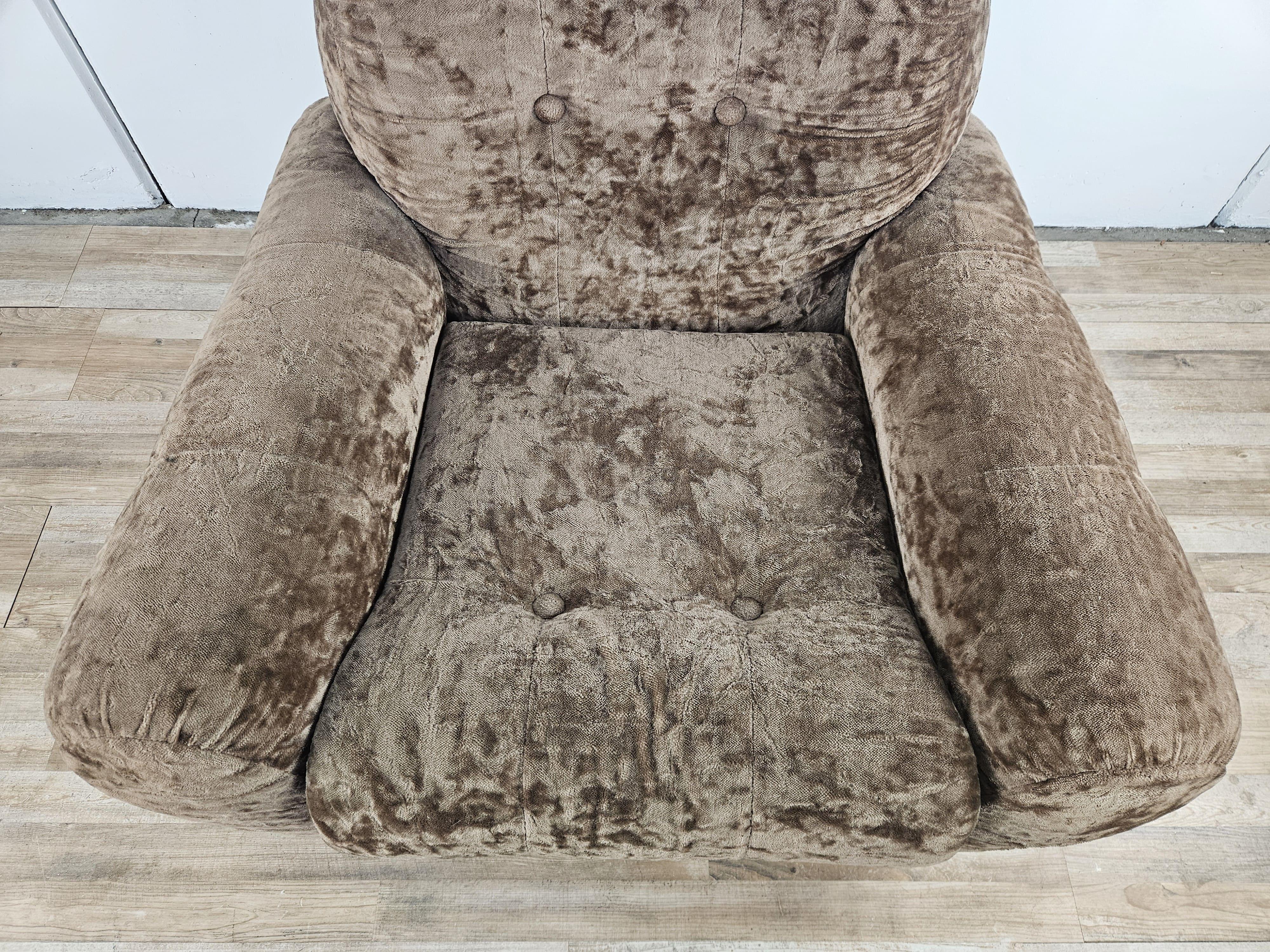 Tissu Fauteuil vintage italien en tissu marron rembourré des années 1960 en vente