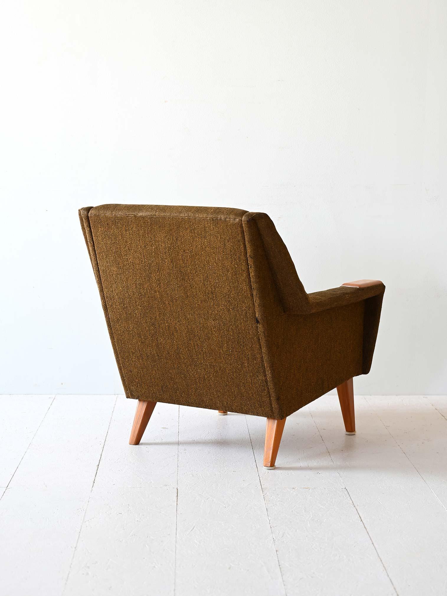 Skandinavischer Vintage-Sessel mit Originalstoff (Skandinavische Moderne) im Angebot