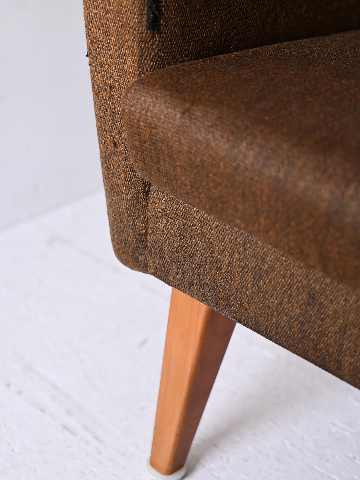 Skandinavischer Vintage-Sessel mit Originalstoff (Mid-20th Century) im Angebot