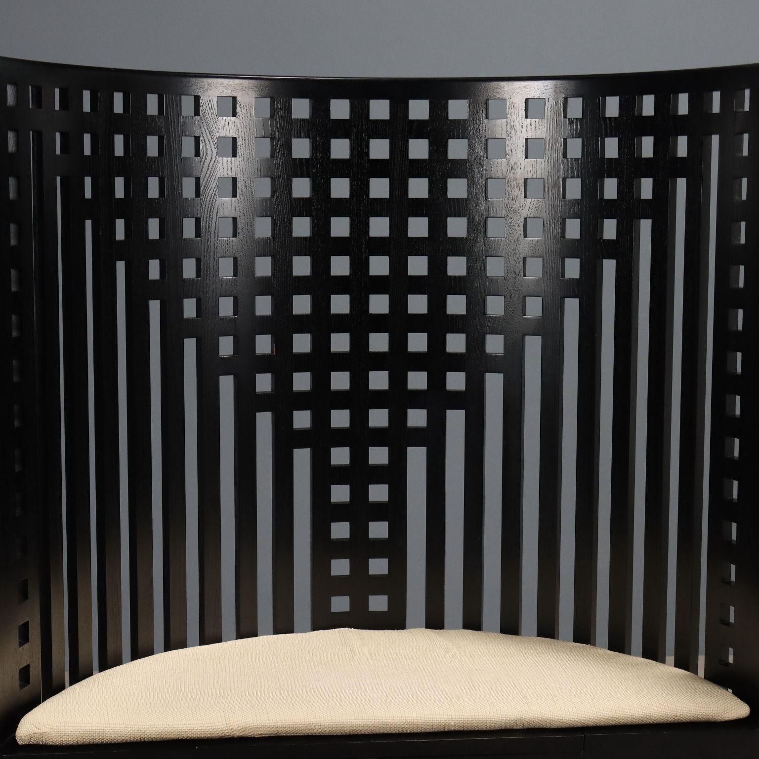 Tinto Poltrona 'Willow' di Charles Rennie Mackintosh per Cassina Anni 80 in vendita