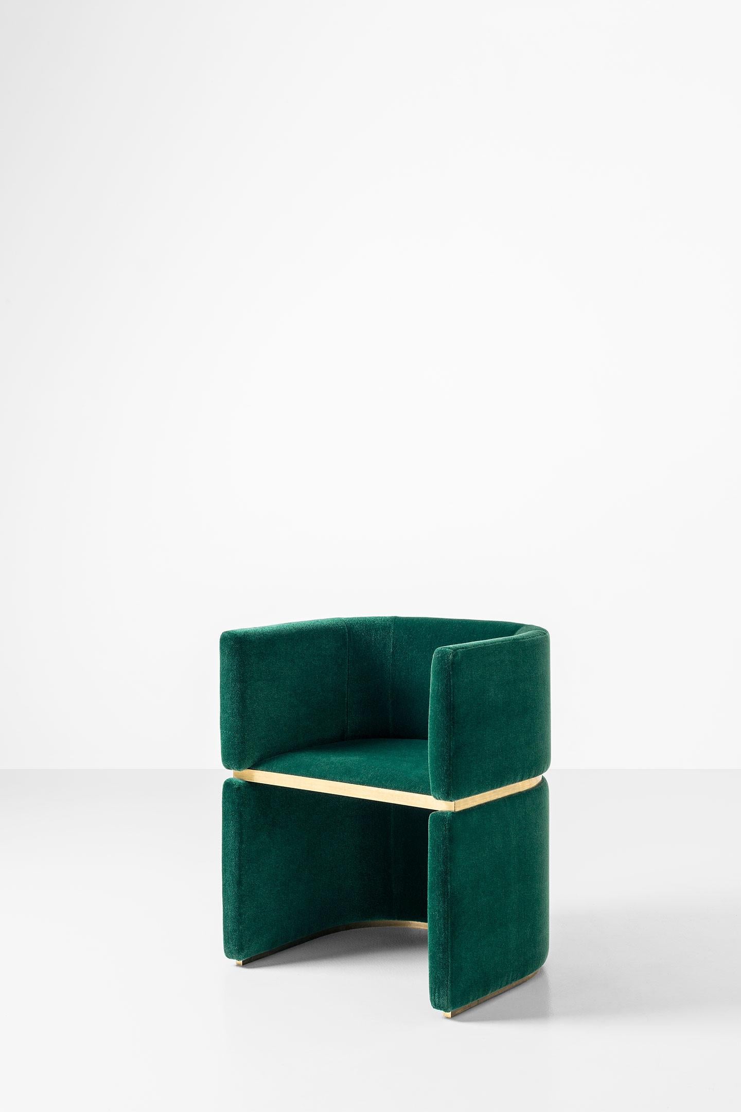 Poltroncina 072
Small padded club chair, upholstered in green mohair fabric with oxdised brass detailing.
Progetto Non Finito collection.