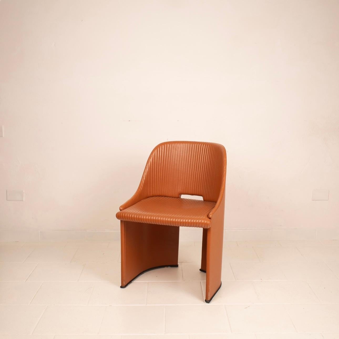 Artona Leather Armchair by Afra and Tobia Scarpa for Maxalto For Sale 6