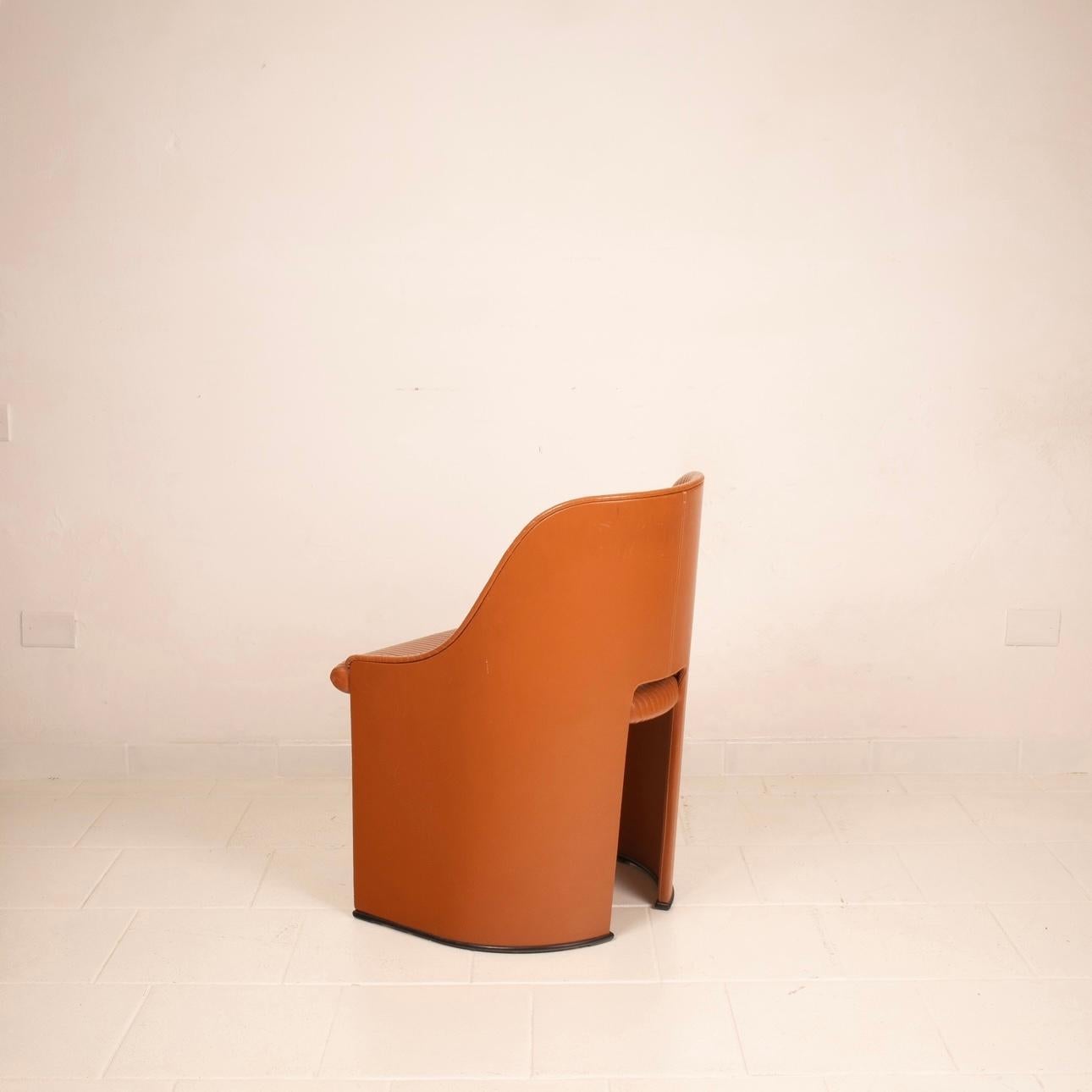 Artona Leather Armchair by Afra and Tobia Scarpa for Maxalto For Sale 8