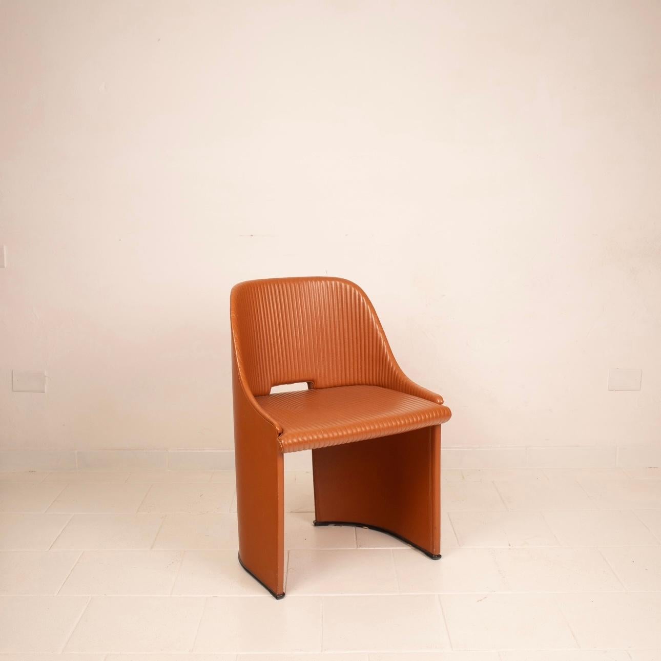 Artona Leather Armchair by Afra and Tobia Scarpa for Maxalto For Sale 12