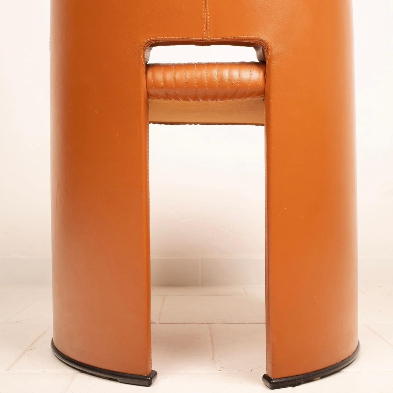 Artona Leather Armchair by Afra and Tobia Scarpa for Maxalto In Good Condition For Sale In Conversano, IT