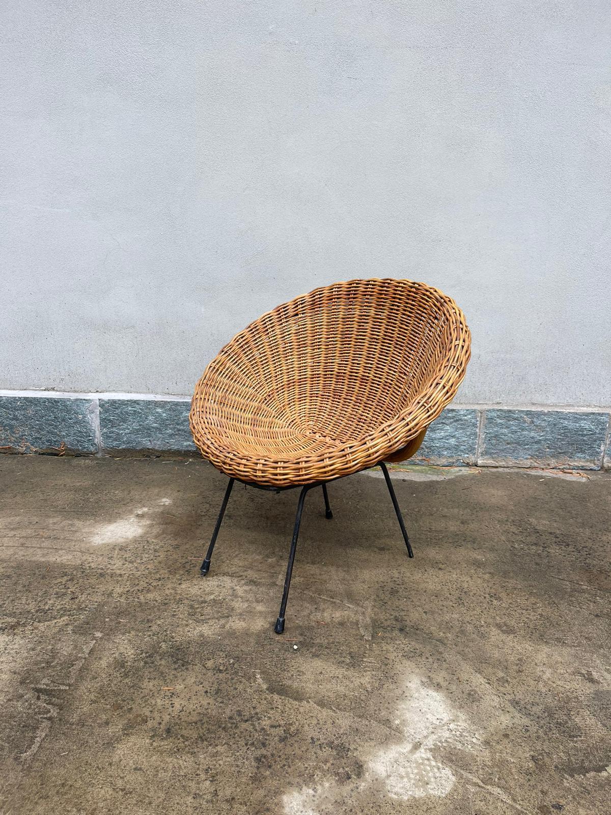 Milieu du XXe siècle Poltroncina en Miniatura Design en Giunco Con Struttura en Ferro des années 1950 en vente