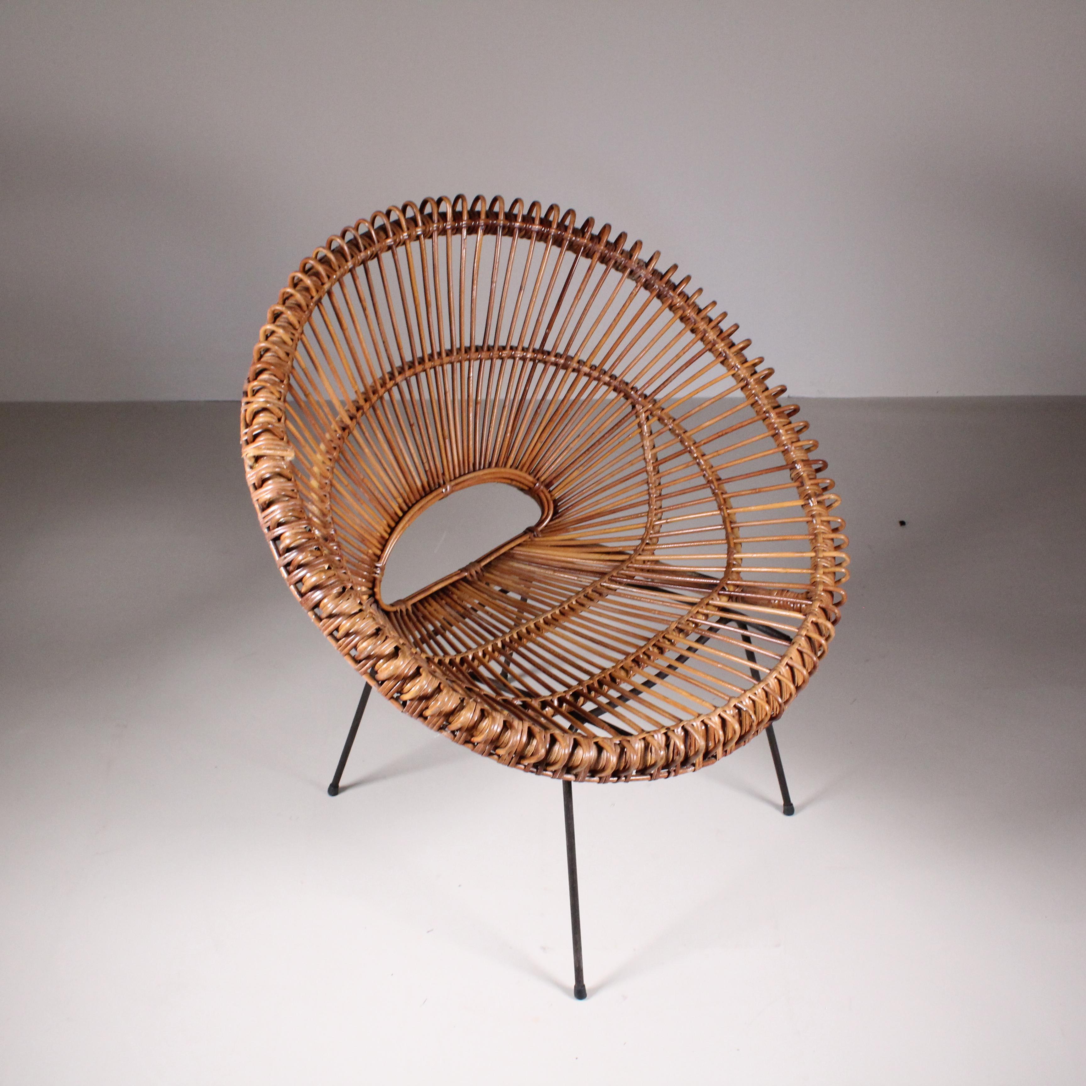 Mid-Century Modern Rattan armchair, Italian manufacture For Sale